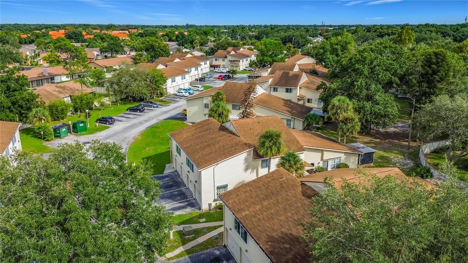 Community surrounded by mature trees - 1106 SPRING MEADOW DR, KISSIMMEE