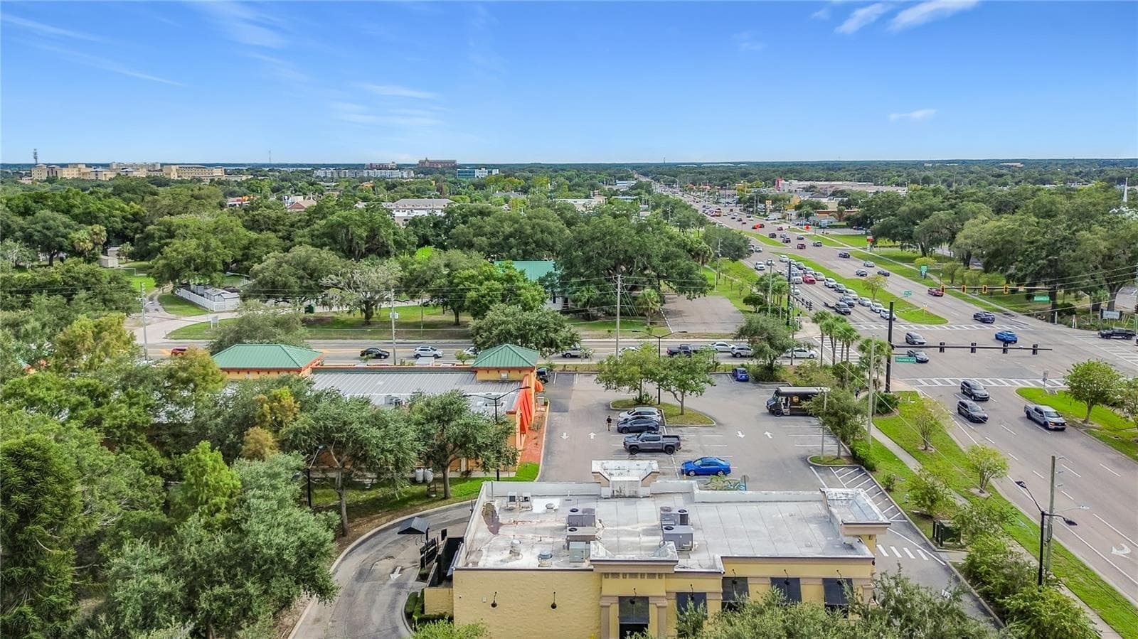 Nearby businesses and main roadway - 1106 SPRING MEADOW DR, KISSIMMEE