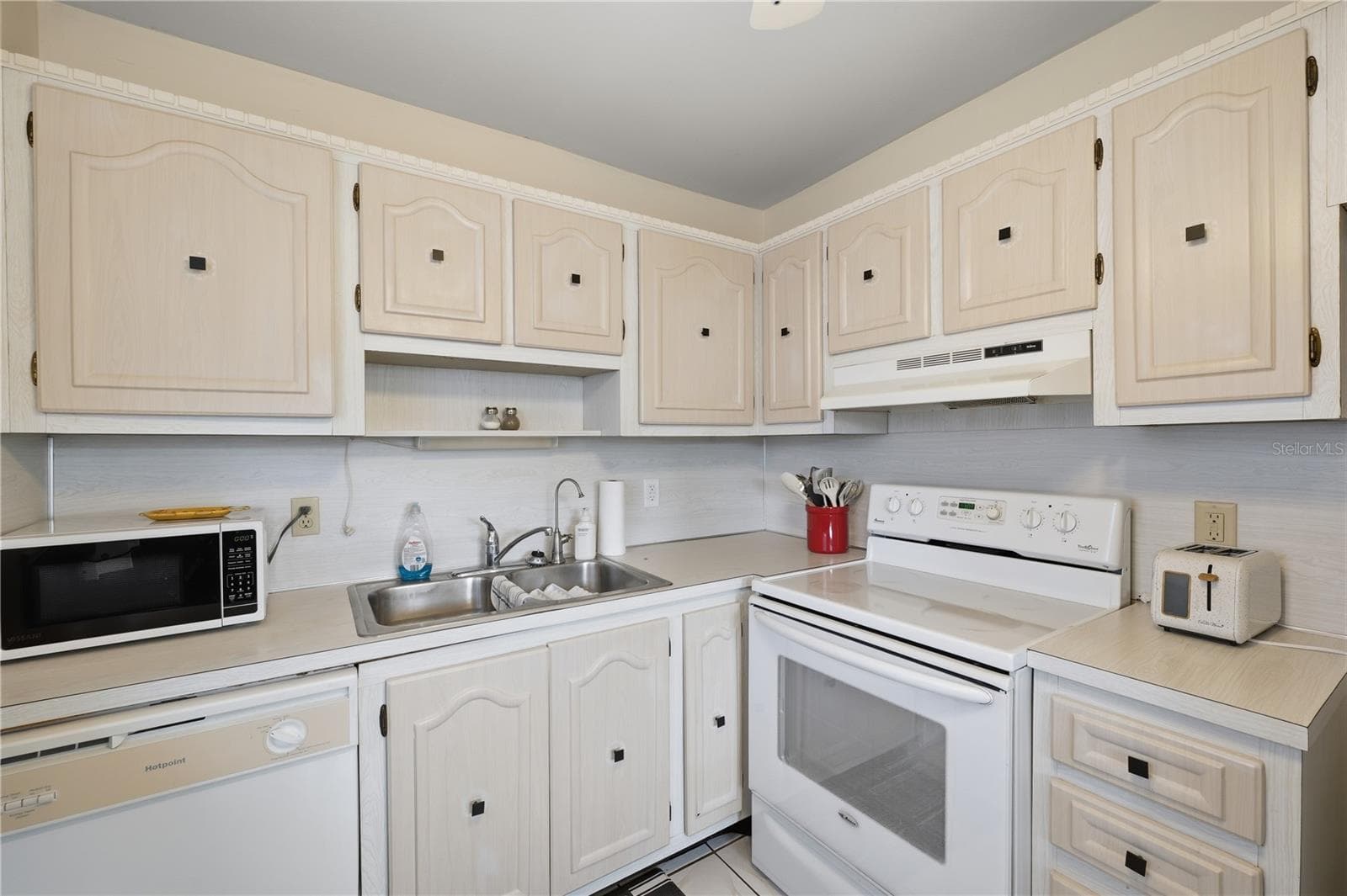 Kitchen - 11733 BAYONET LN, NEW PORT RICHEY