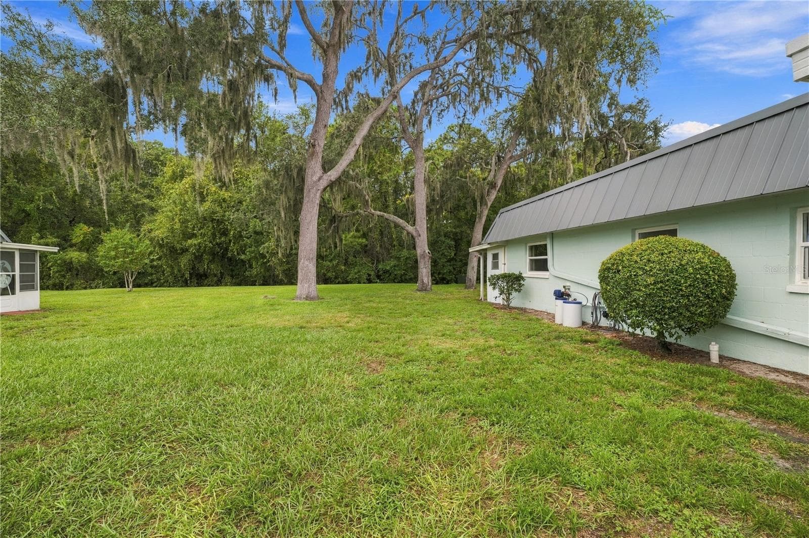 Left side of home - 11733 BAYONET LN, NEW PORT RICHEY