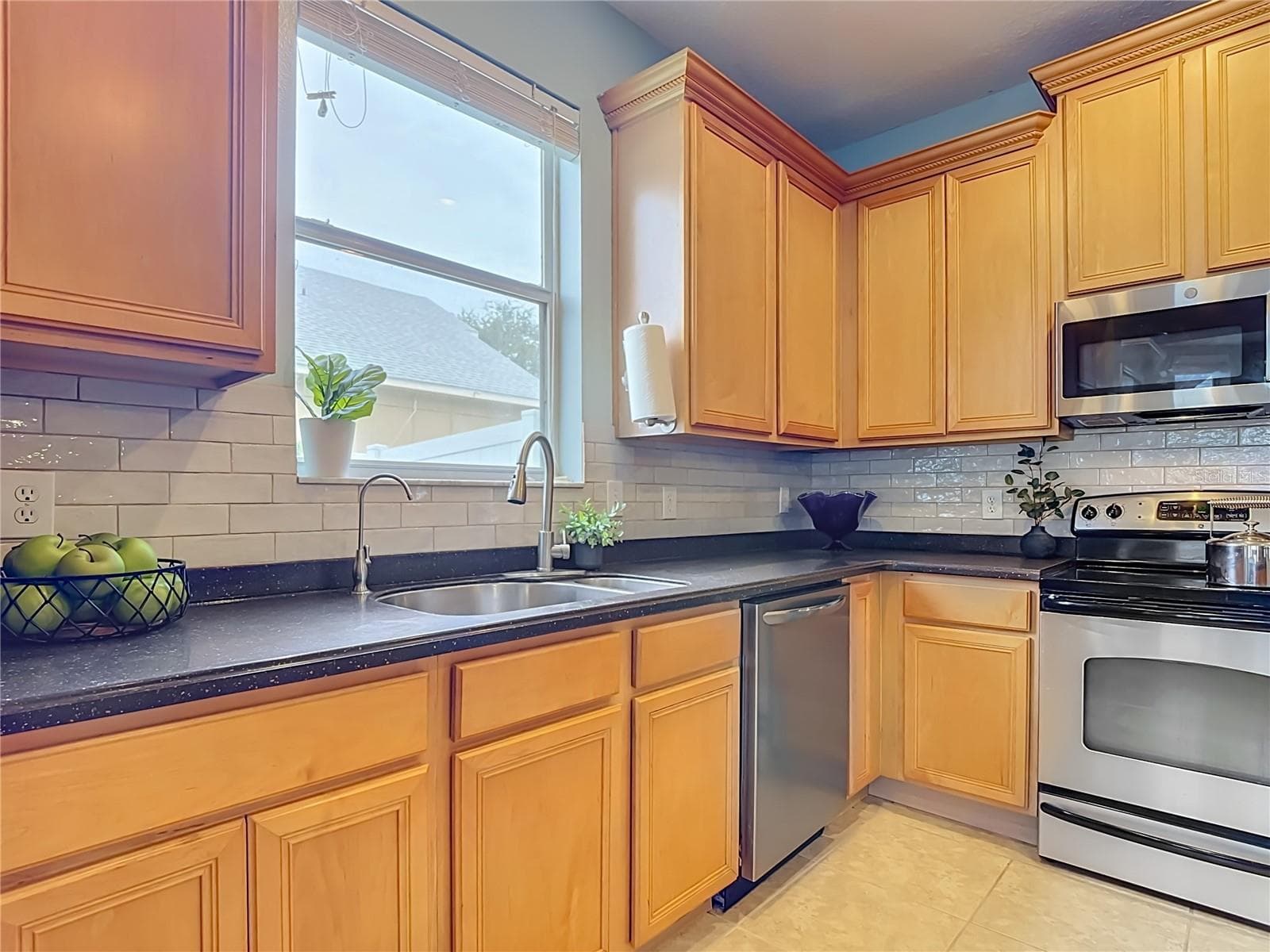 Single Family Residence at 5028 COVEVIEW DR, ST CLOUD, photo 15 of 70