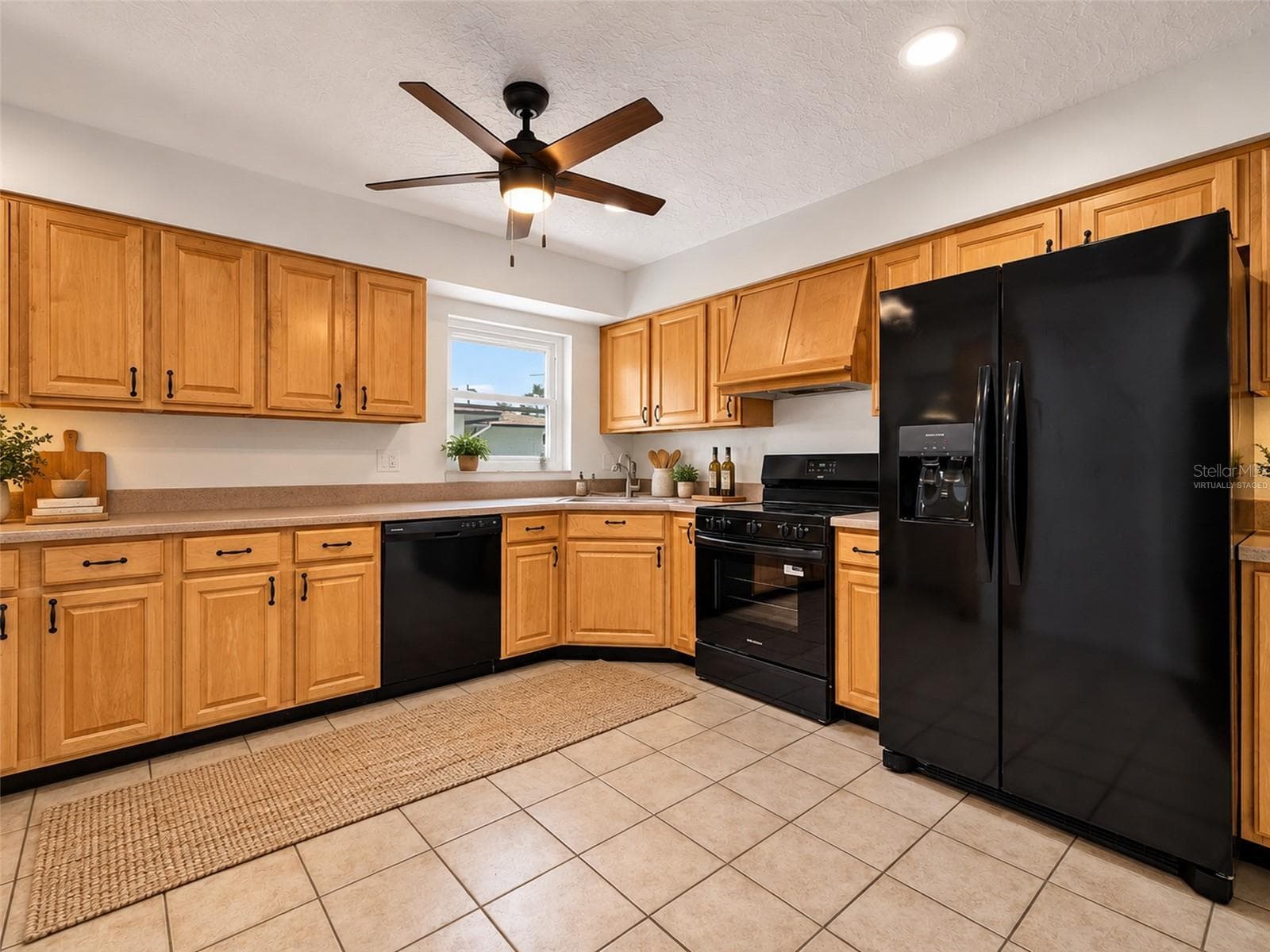 virtually staged - 4014 ALABAMA AVE NE, ST PETERSBURG
