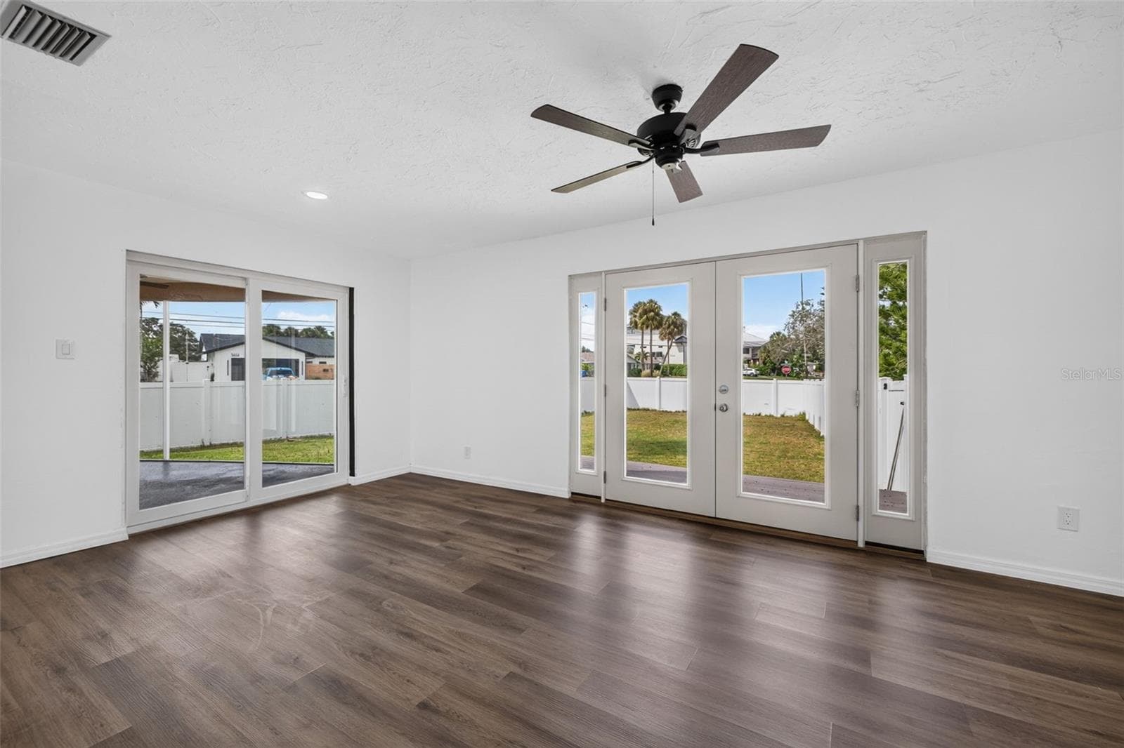 Single Family Residence at 4014 ALABAMA AVE NE, ST PETERSBURG, photo 12 of 38