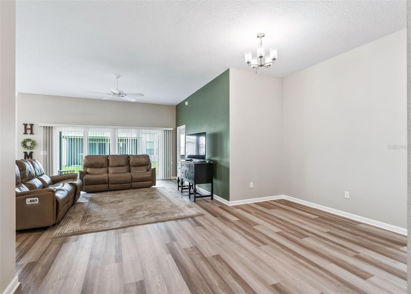 Single Family Residence at 621 CHERRY CREEK WAY, THE VILLAGES, photo 4 of 40