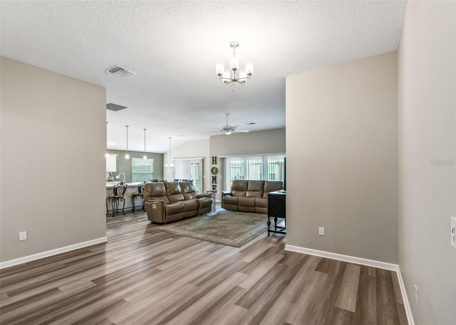 Single Family Residence at 621 CHERRY CREEK WAY, THE VILLAGES, photo 5 of 40