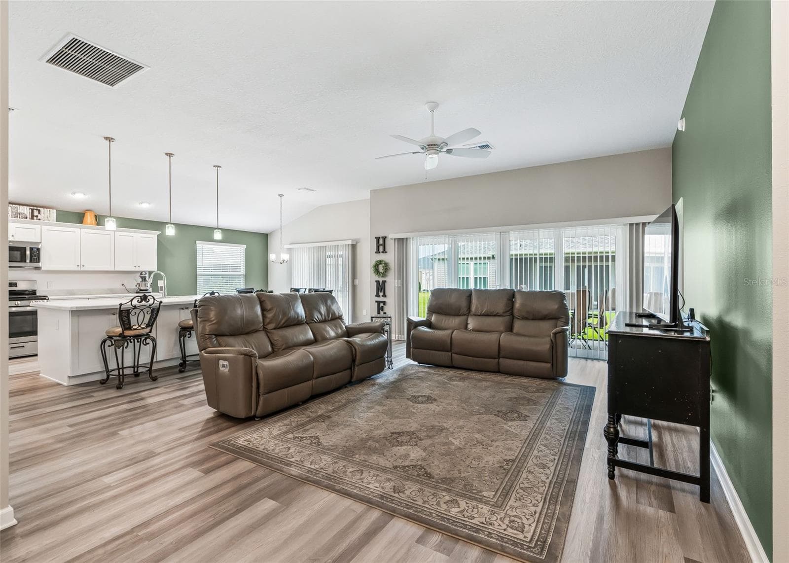 Single Family Residence at 621 CHERRY CREEK WAY, THE VILLAGES, photo 7 of 40