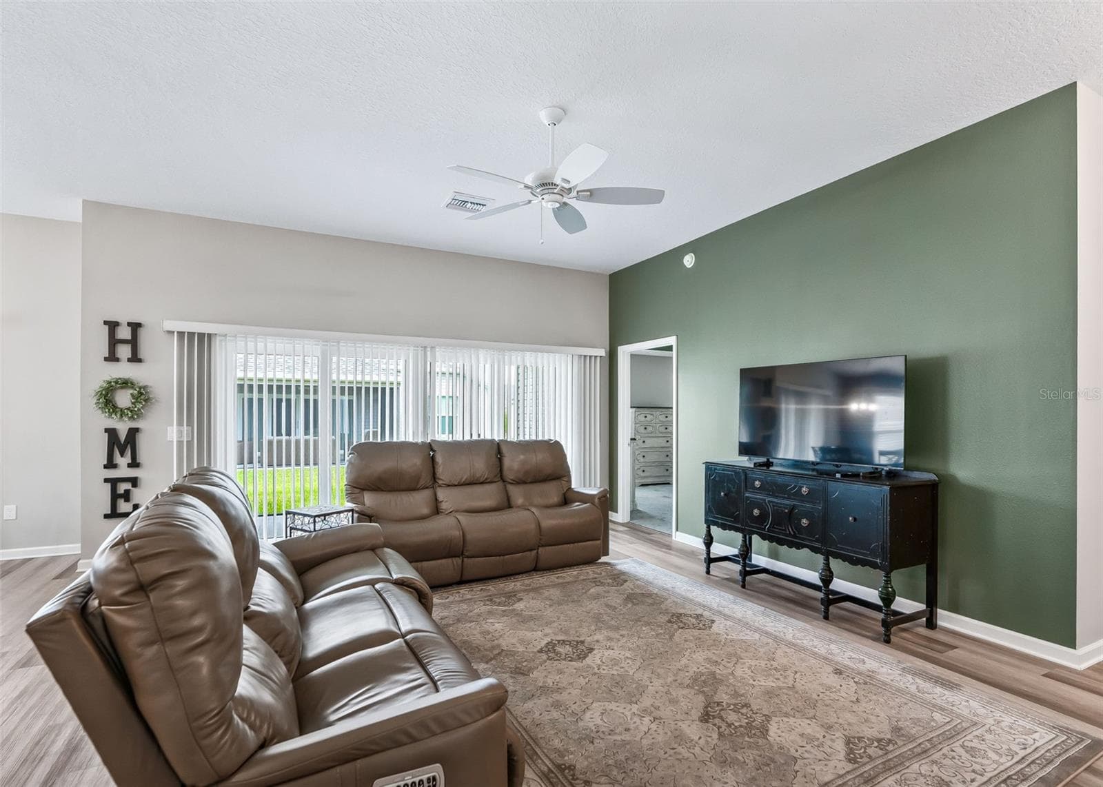 Single Family Residence at 621 CHERRY CREEK WAY, THE VILLAGES, photo 8 of 40