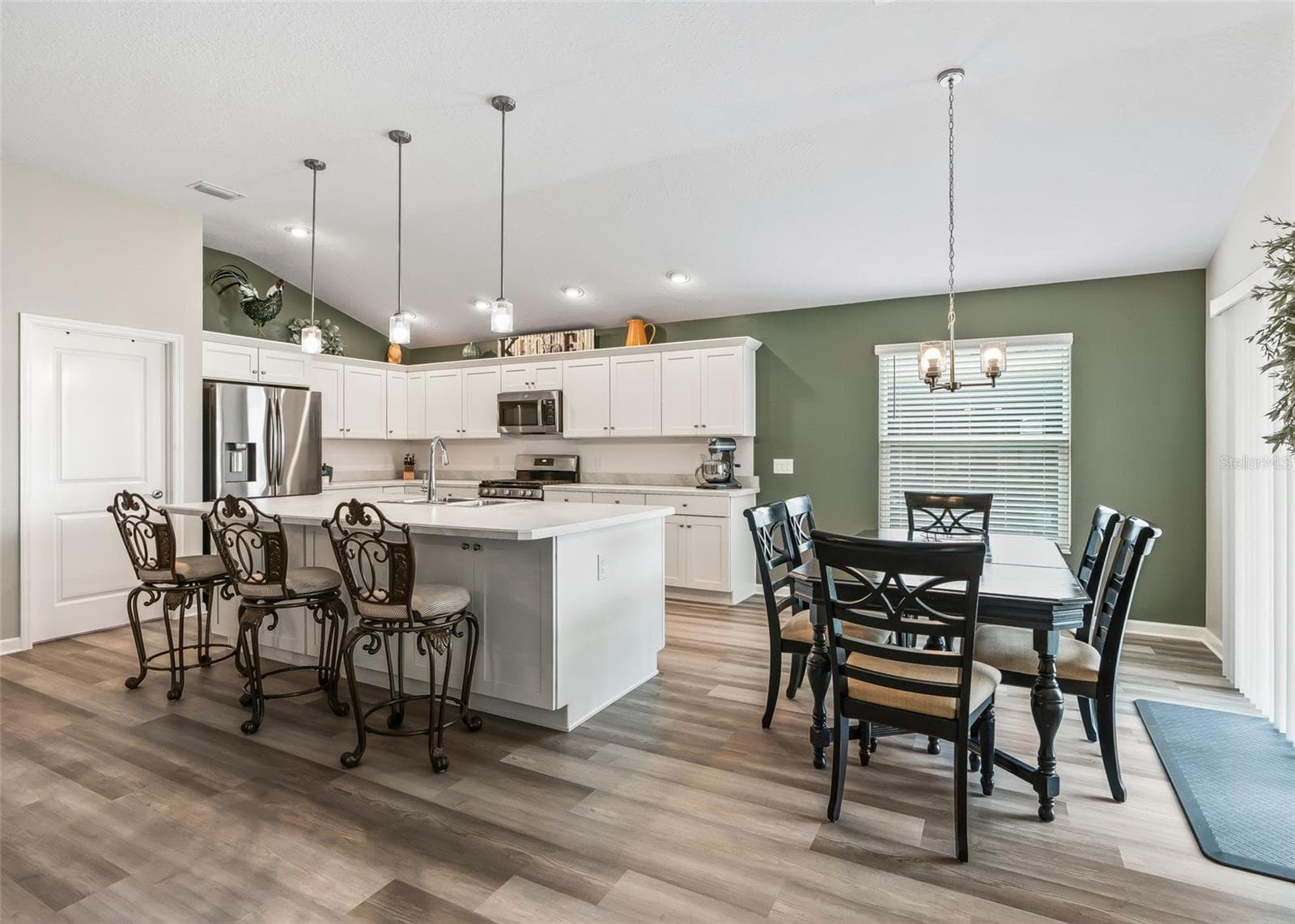 Single Family Residence at 621 CHERRY CREEK WAY, THE VILLAGES, photo 10 of 40