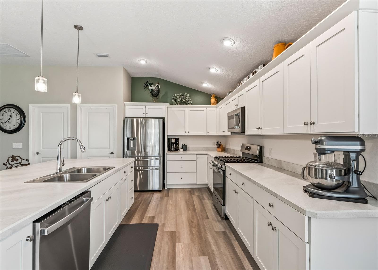 Single Family Residence at 621 CHERRY CREEK WAY, THE VILLAGES, photo 13 of 40