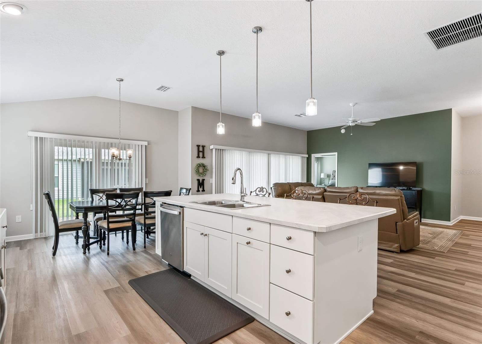 Single Family Residence at 621 CHERRY CREEK WAY, THE VILLAGES, photo 17 of 40