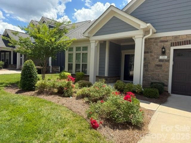 715 Poplar View Drive NW