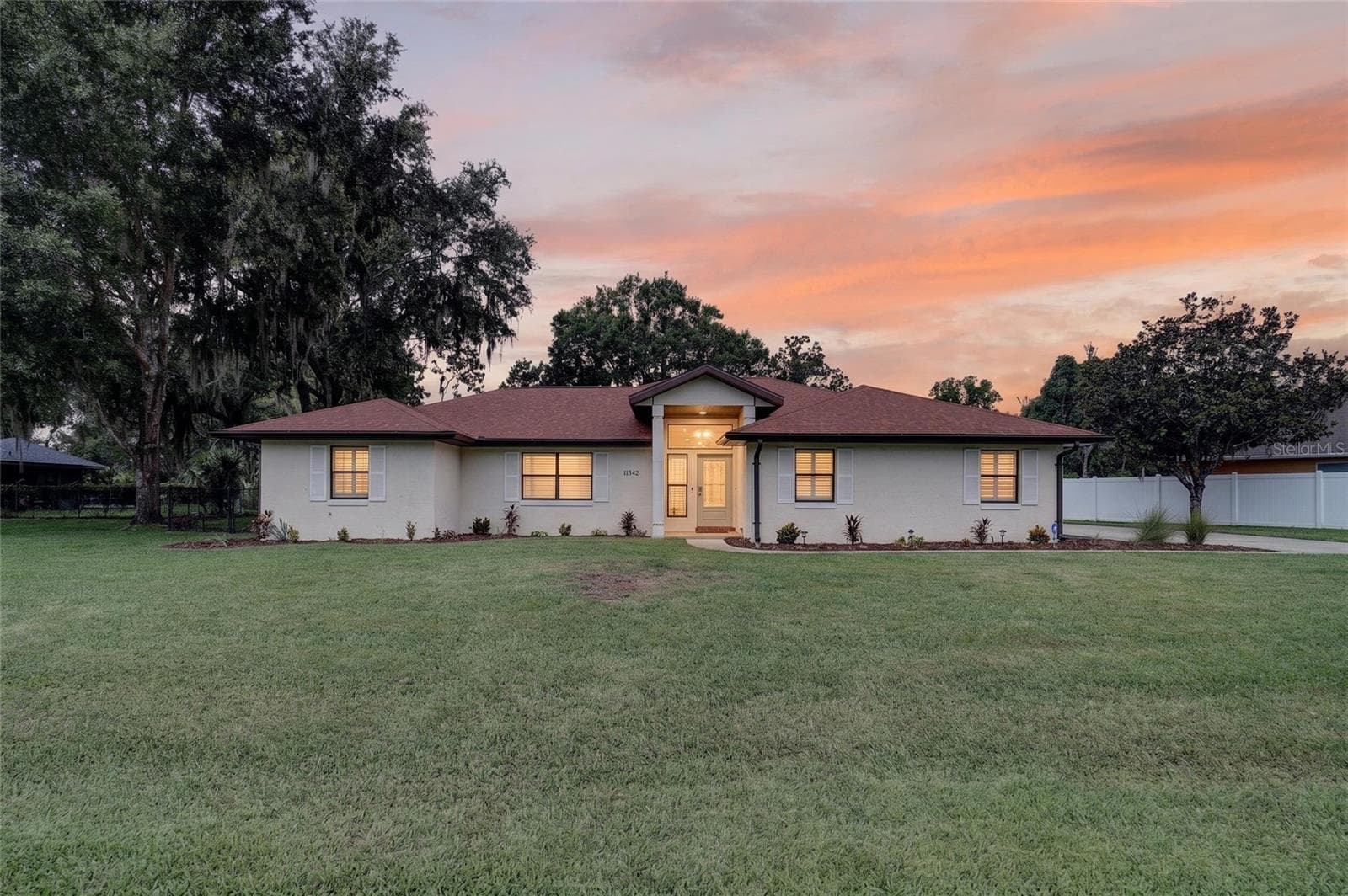 Single Family Residence at 11542 MOCKINGBIRD DR, DUNNELLON, photo 9 of 83