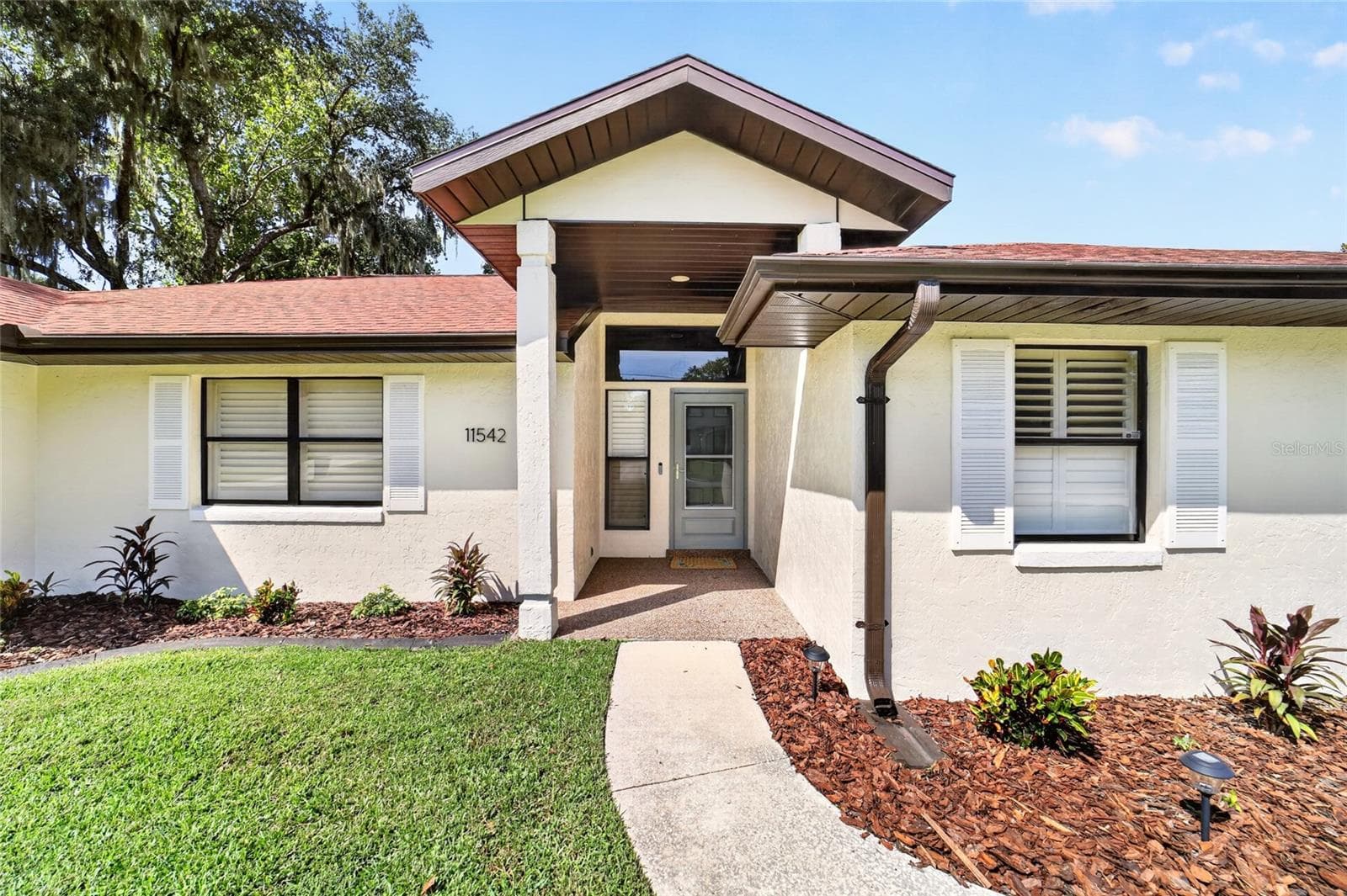 Single Family Residence at 11542 MOCKINGBIRD DR, DUNNELLON, photo 10 of 83