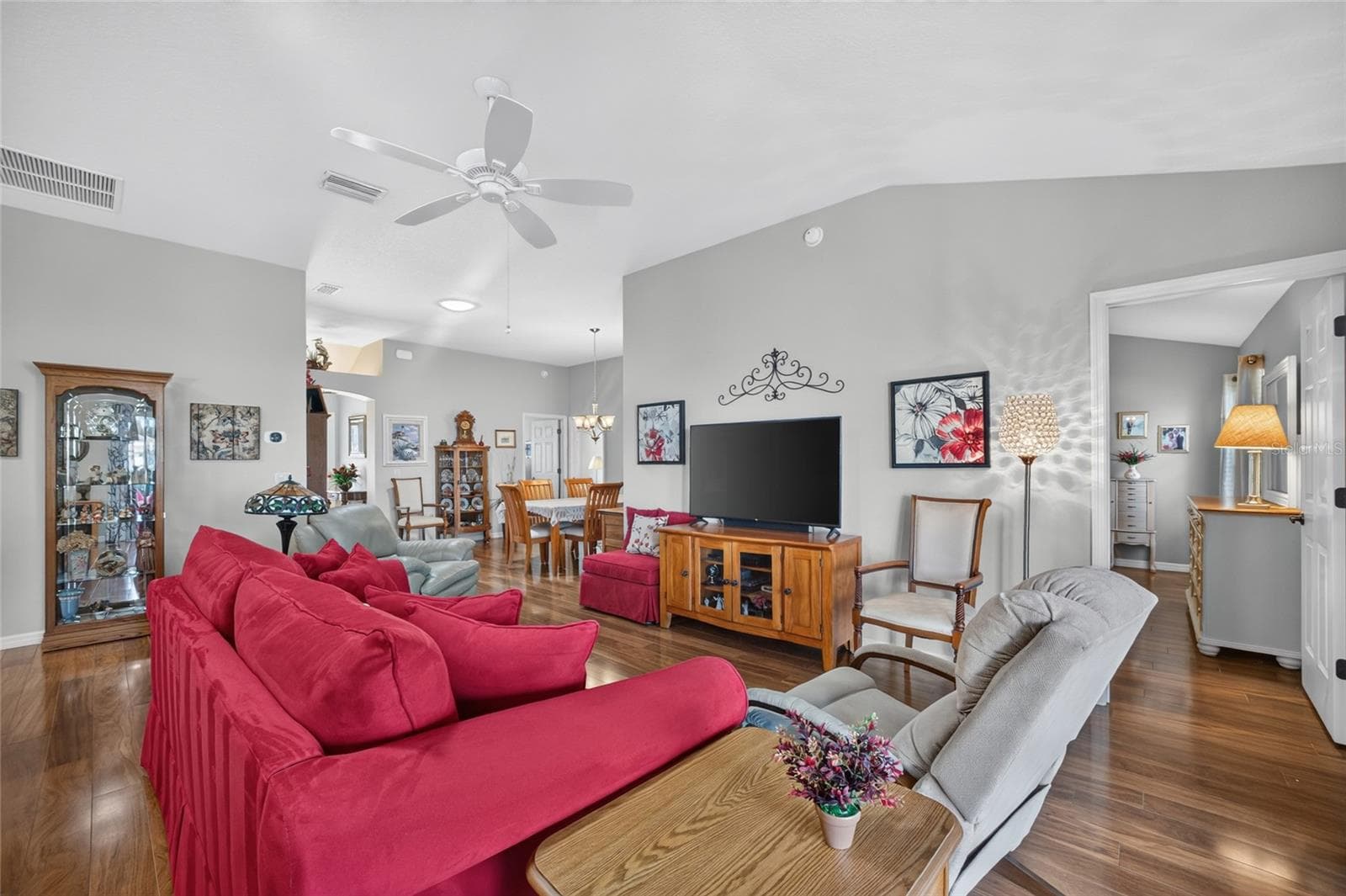 Single Family Residence at 1648 PENNECAMP DR, THE VILLAGES, photo 8 of 52