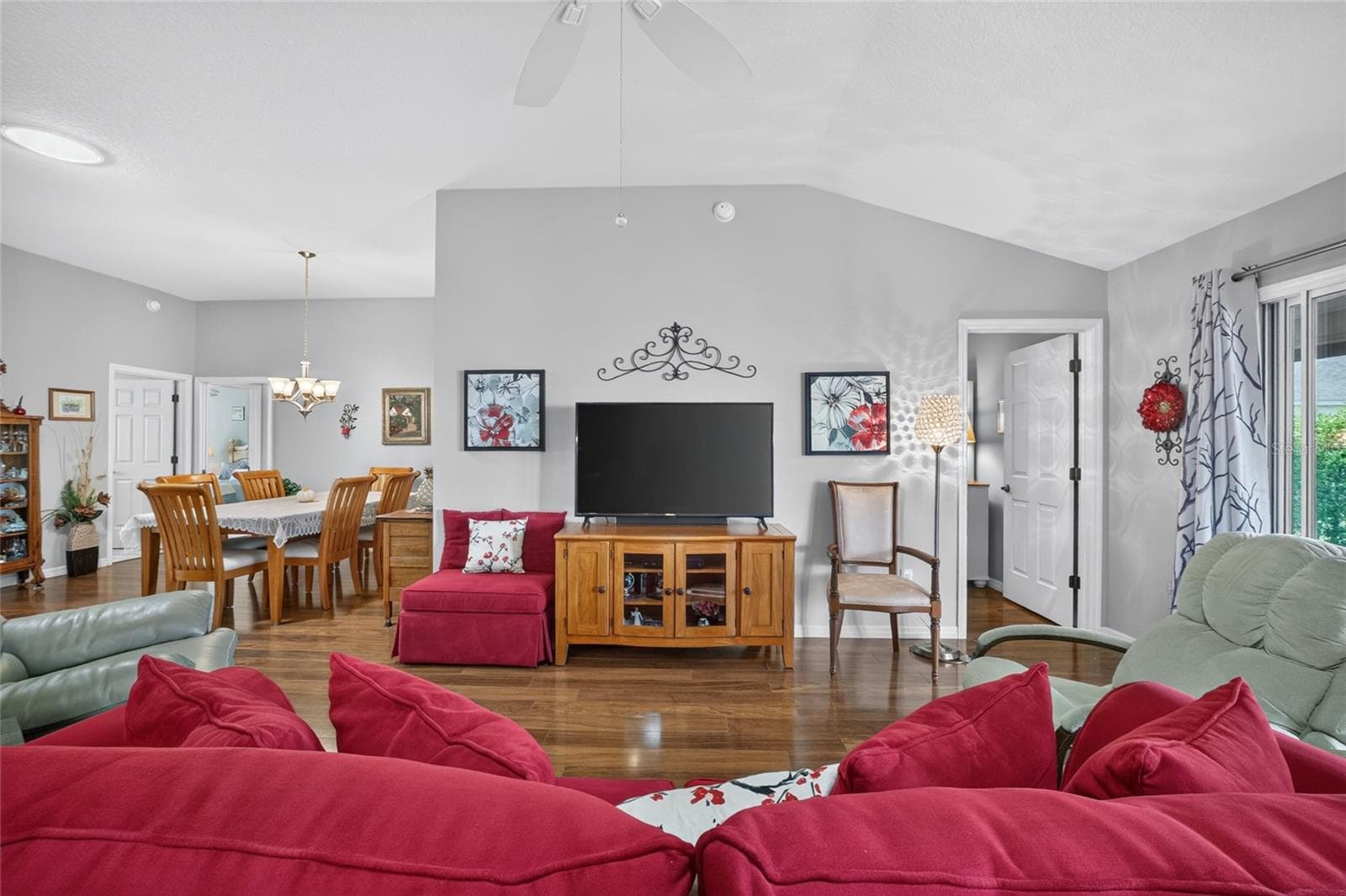 Single Family Residence at 1648 PENNECAMP DR, THE VILLAGES, photo 9 of 52