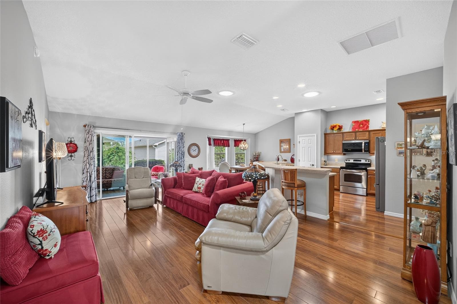 Single Family Residence at 1648 PENNECAMP DR, THE VILLAGES, photo 12 of 52