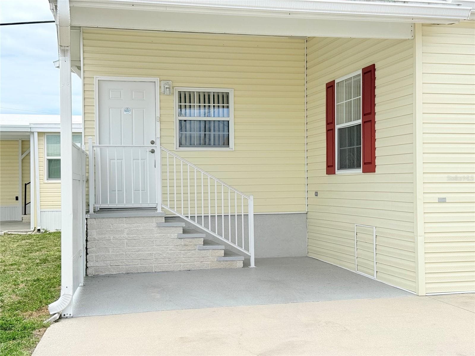 Manufactured Home at 2050 CHAMPION ST, SARASOTA, photo 2 of 65