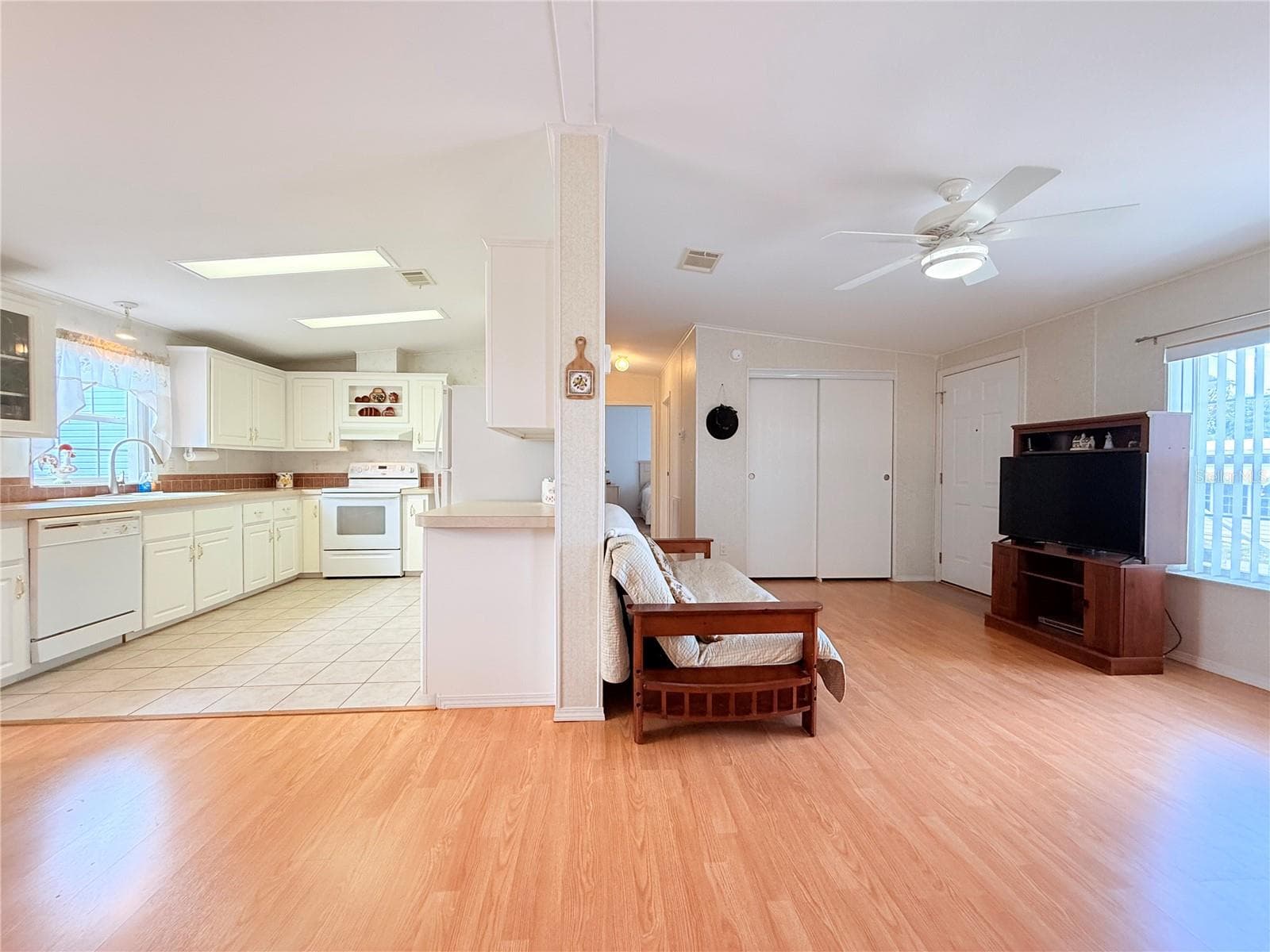 Manufactured Home at 2050 CHAMPION ST, SARASOTA, photo 10 of 65