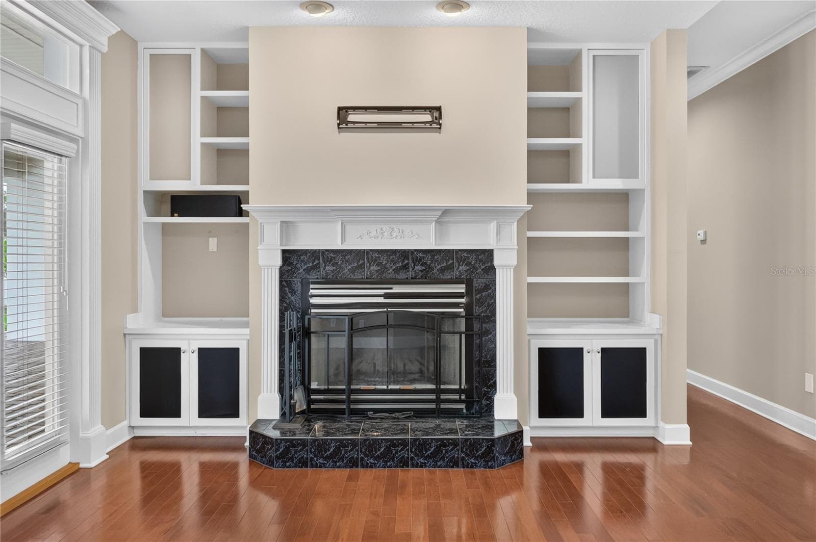 Fireplace - 734 HIGHLANDS PLACE BLVD, LAKELAND