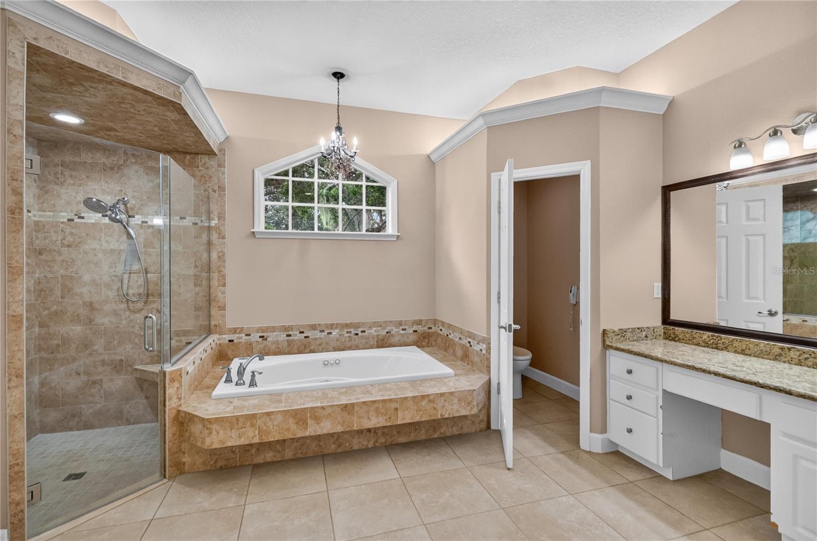 Jacuzzi Tub  Walk in Shower  Master Bathroom - 734 HIGHLANDS PLACE BLVD, LAKELAND