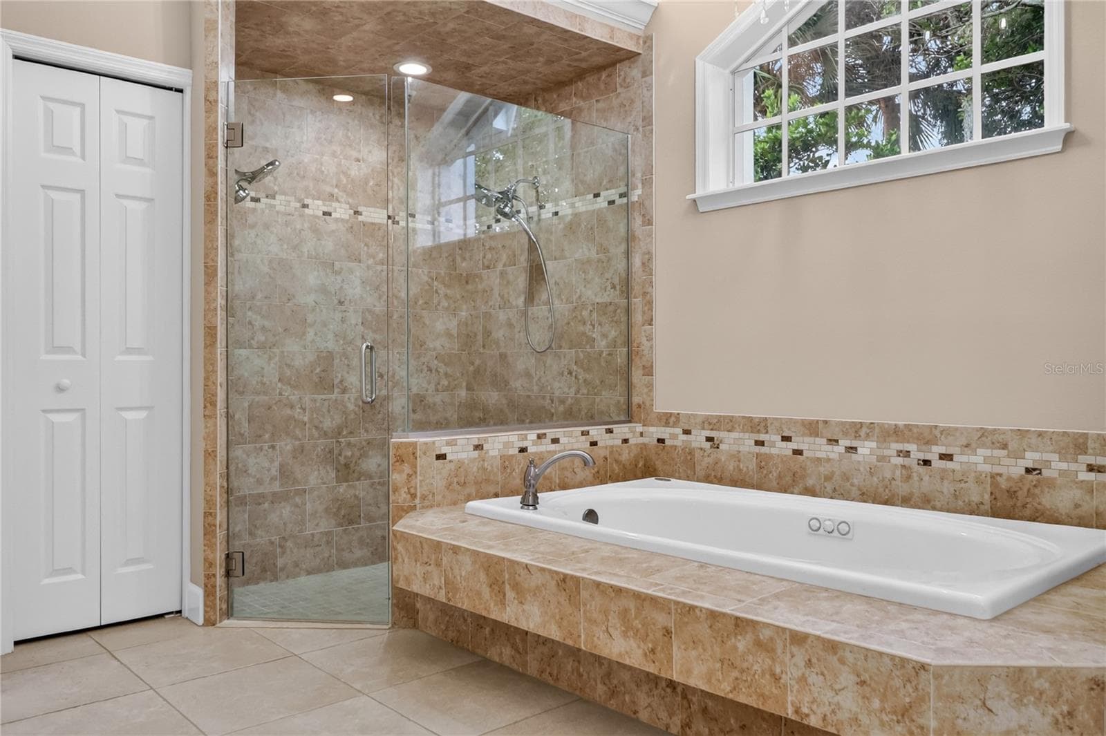 Walk In Shower Master Bath - 734 HIGHLANDS PLACE BLVD, LAKELAND