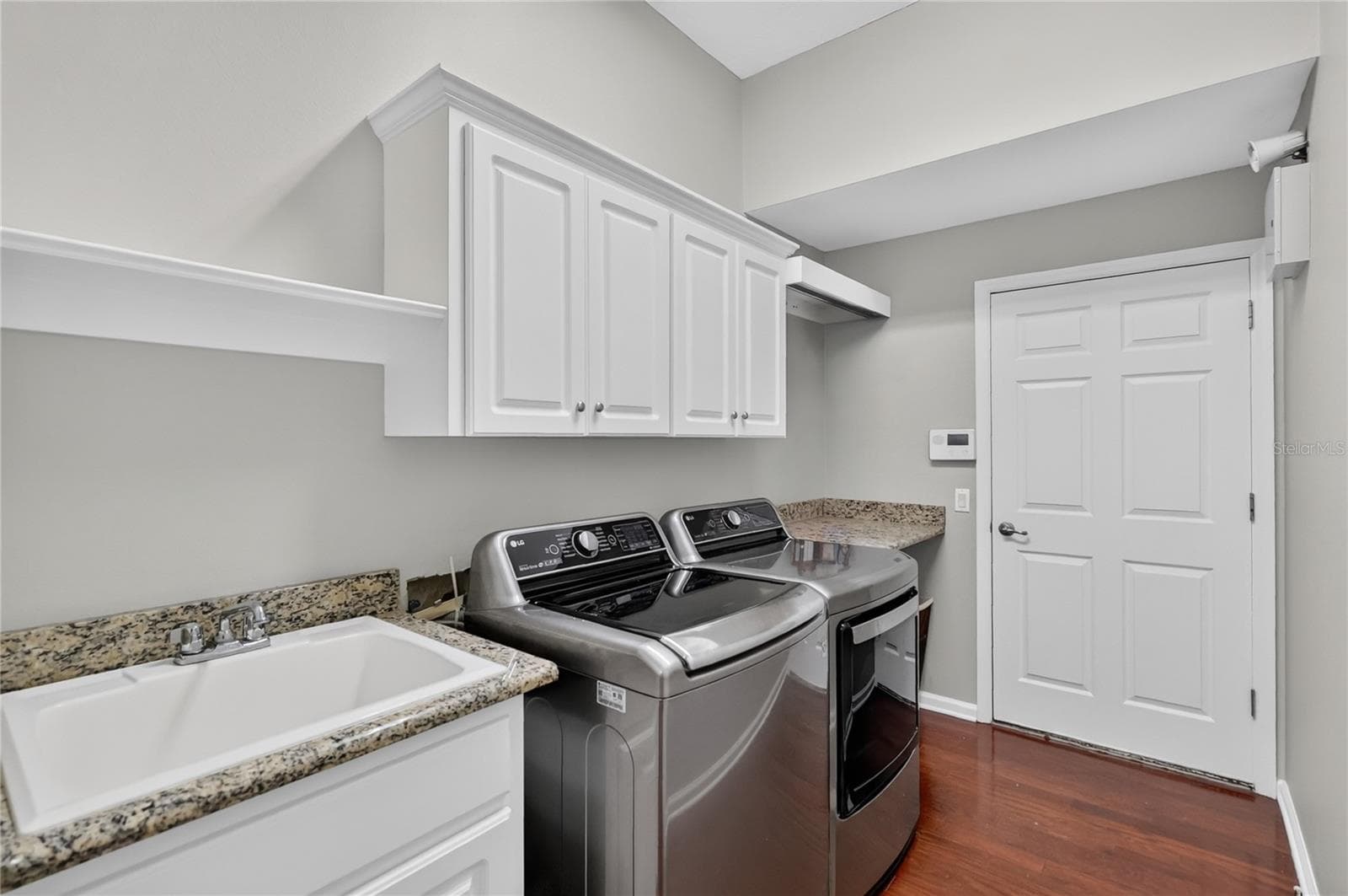 Laundry Room Includes Washer and Dryer - 734 HIGHLANDS PLACE BLVD, LAKELAND
