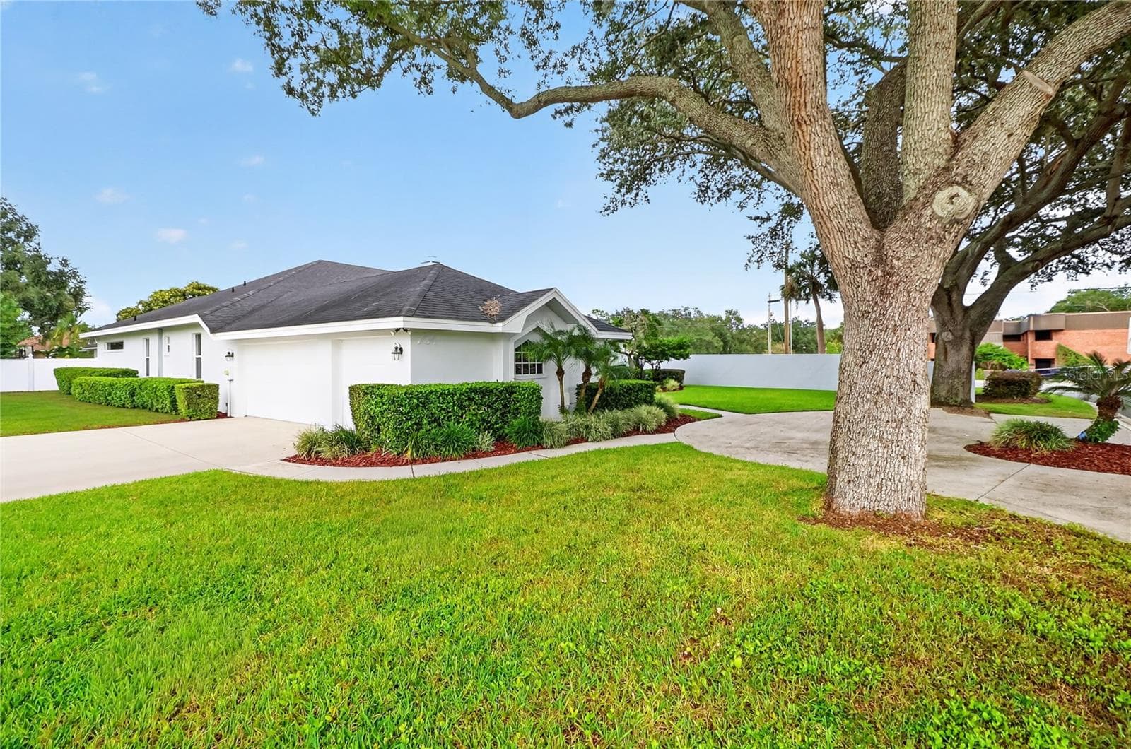 Corner View - 734 HIGHLANDS PLACE BLVD, LAKELAND
