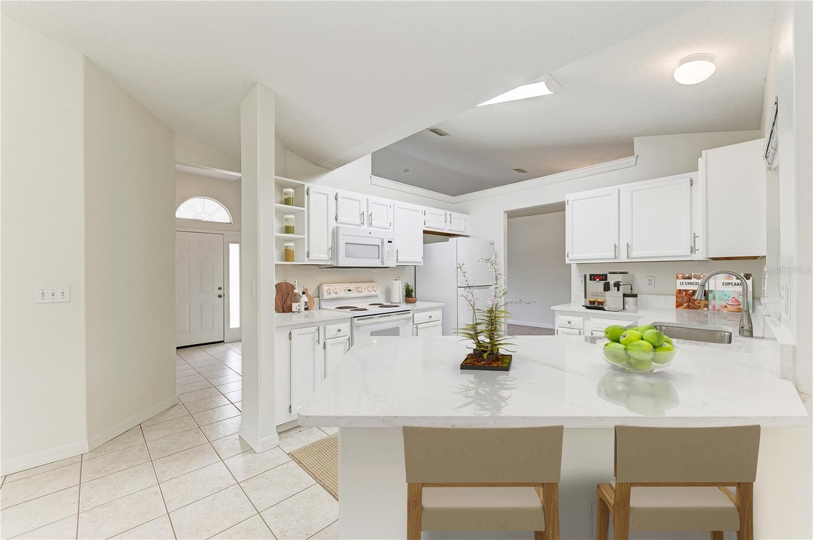 Kitchen with new quartz countertops - 3213 45TH AVE E, BRADENTON