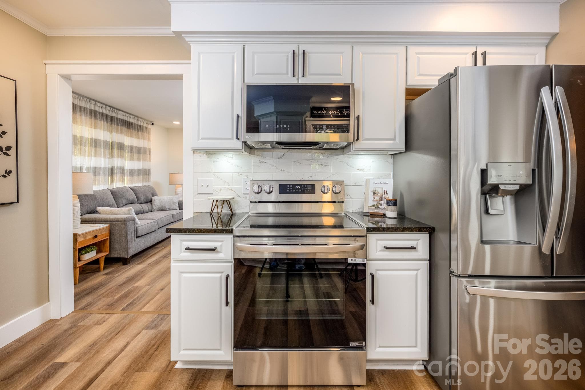fabulous totally renovated kitchen - 508 Berkshire Drive, Statesville