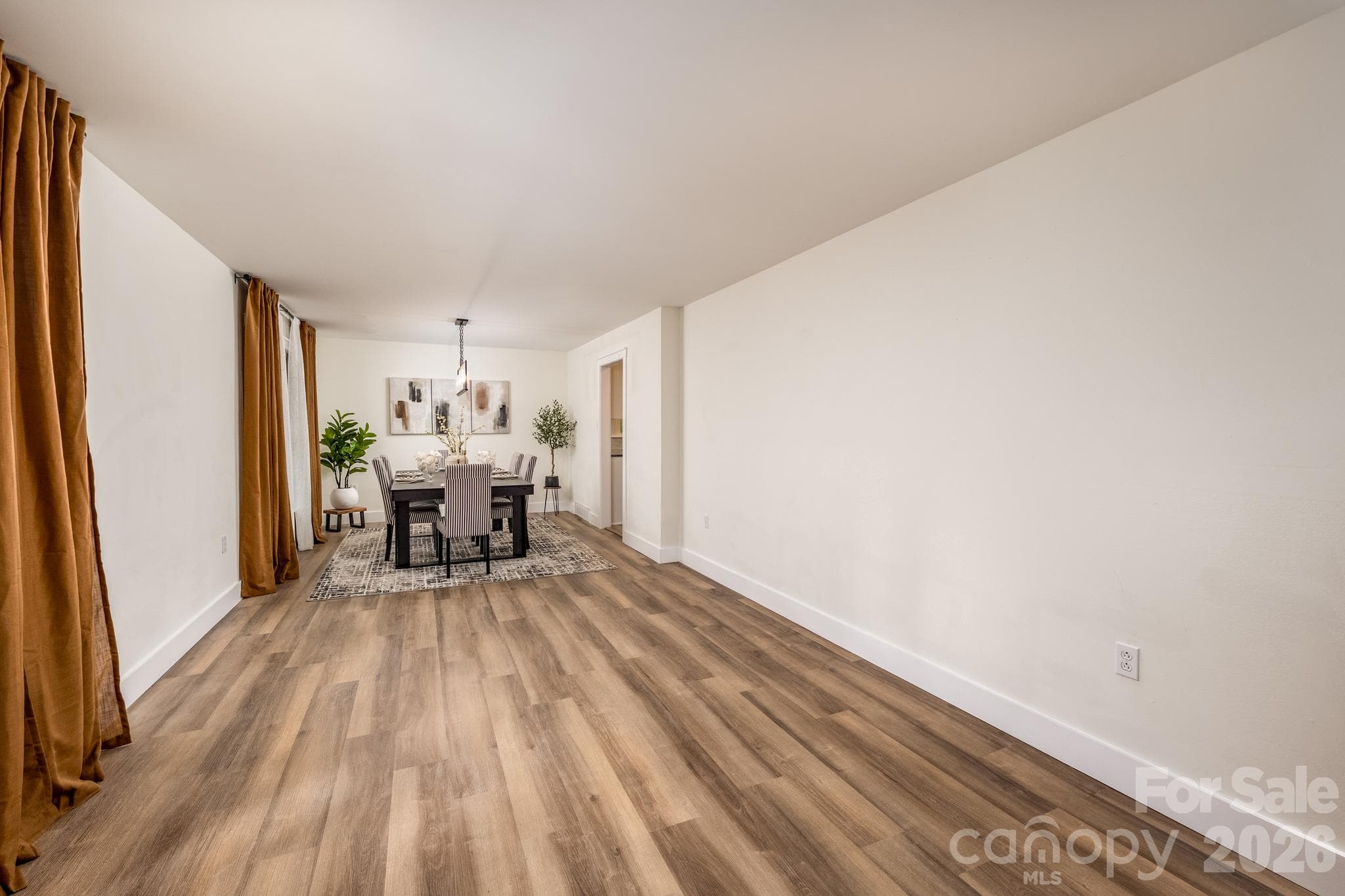 spacious dining  and living room - 508 Berkshire Drive, Statesville