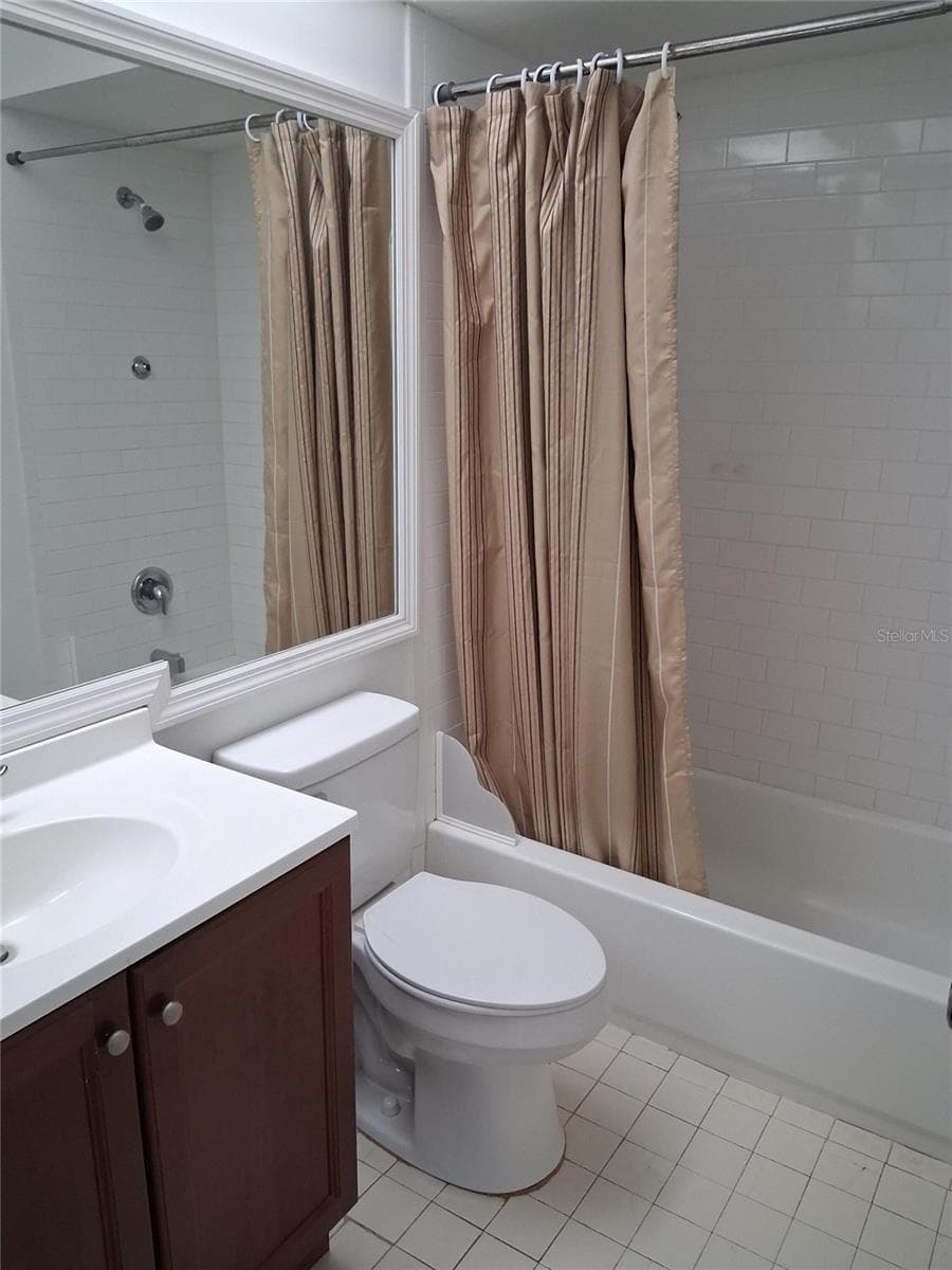 Condominium at 15301 W POND WOODS DR #303, TAMPA, photo 10 of 15