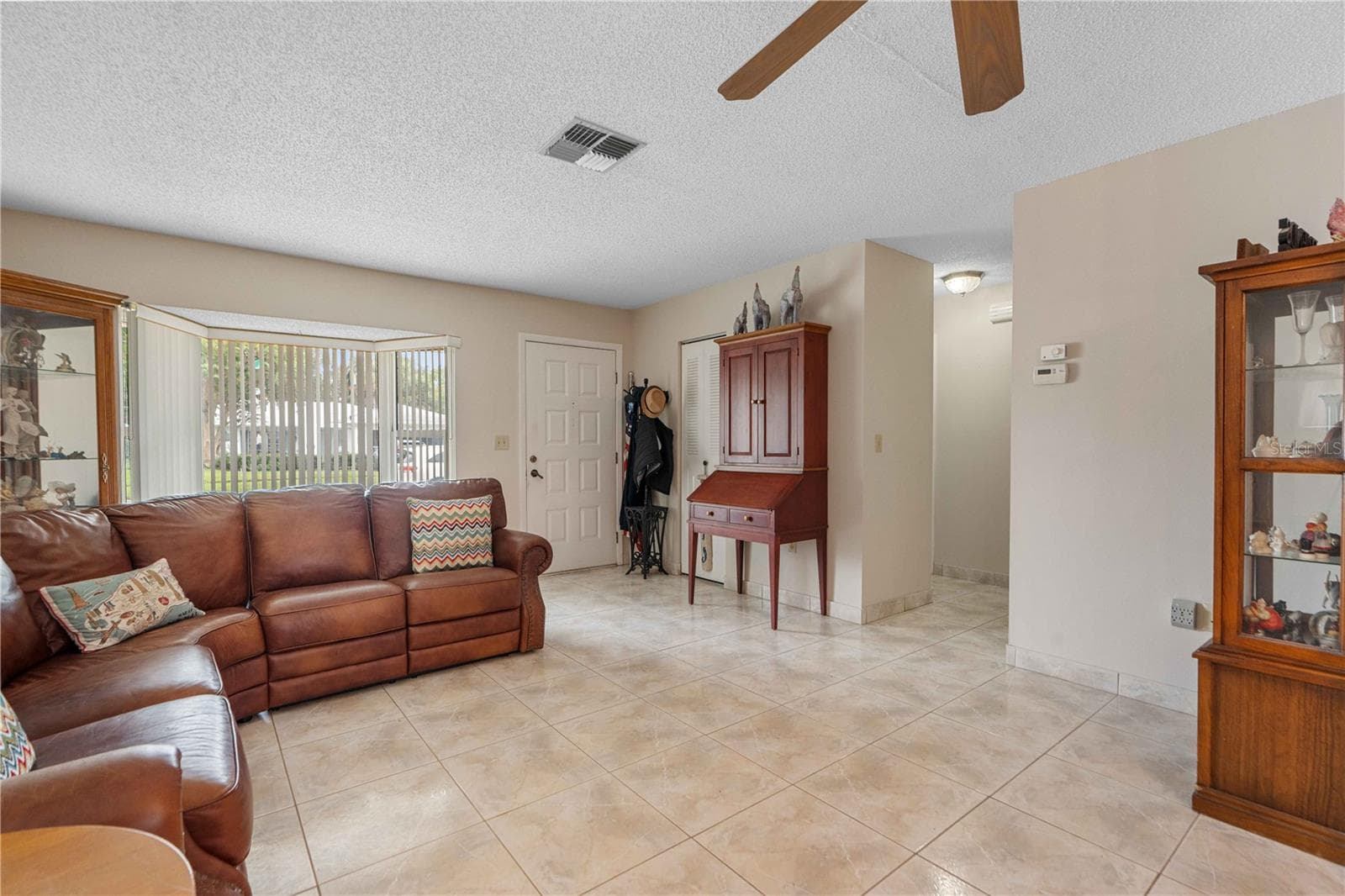 Single Family Residence at 8030 GLENEAGLE DR, PORT RICHEY, photo 2 of 26