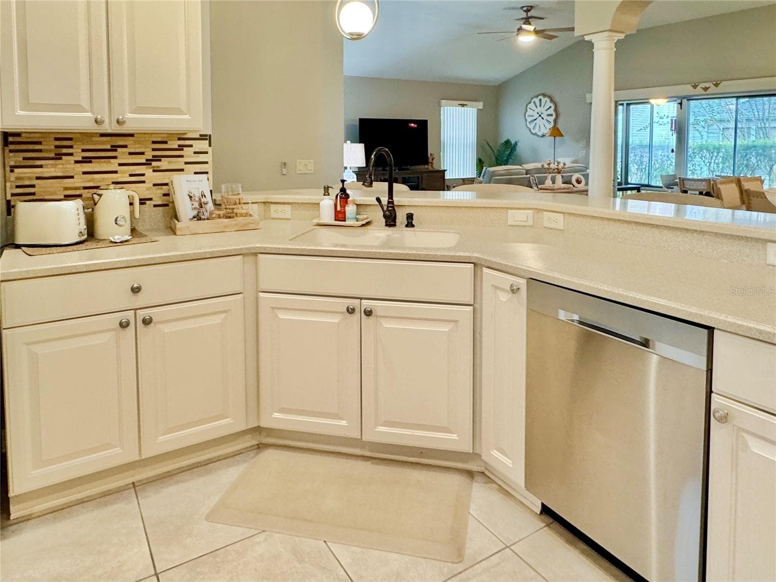 Single Family Residence at 1693 MOUNT CROGHAN TRL, THE VILLAGES, photo 8 of 33