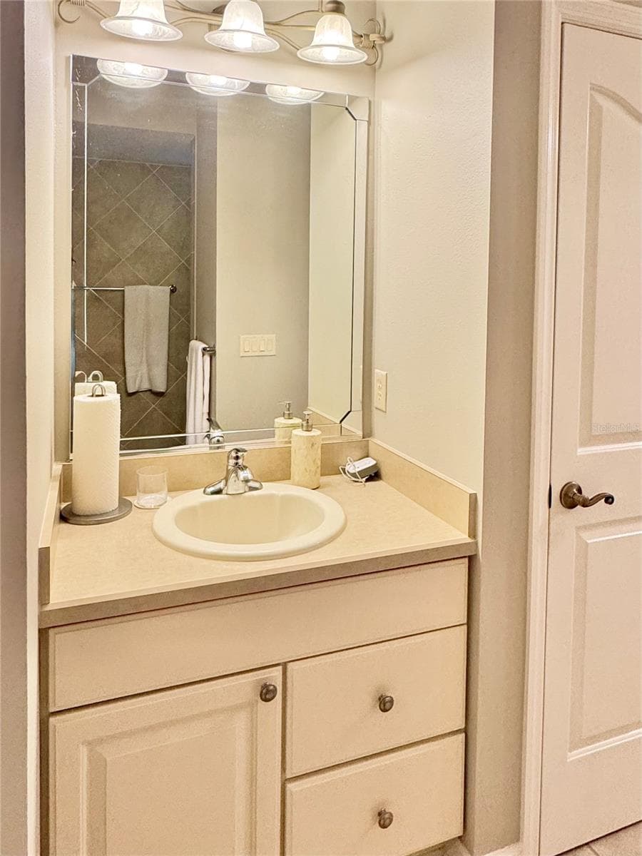 Single Family Residence at 1693 MOUNT CROGHAN TRL, THE VILLAGES, photo 20 of 33