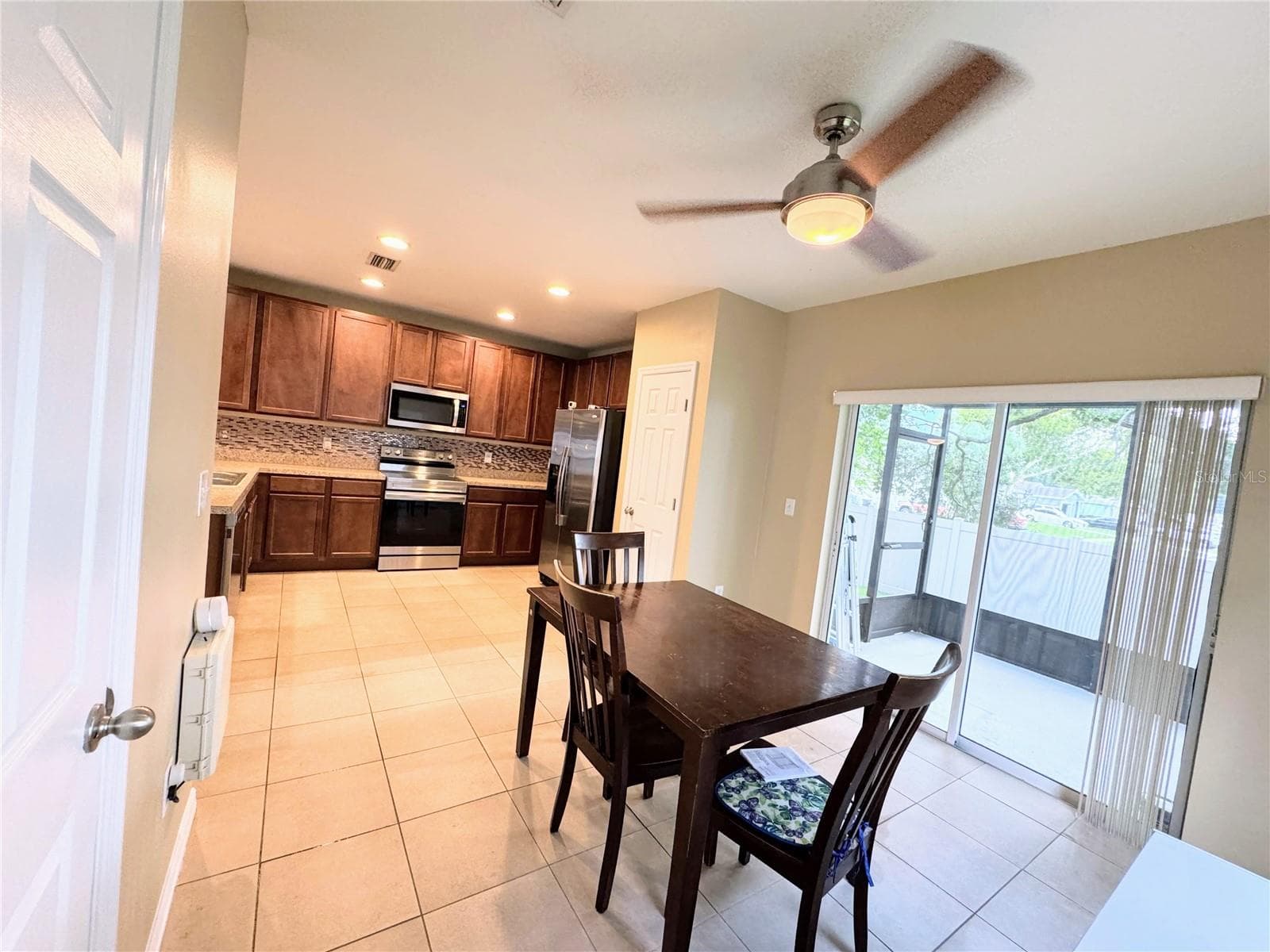 Townhouse at 6703 46TH LN N, PINELLAS PARK, photo 13 of 31