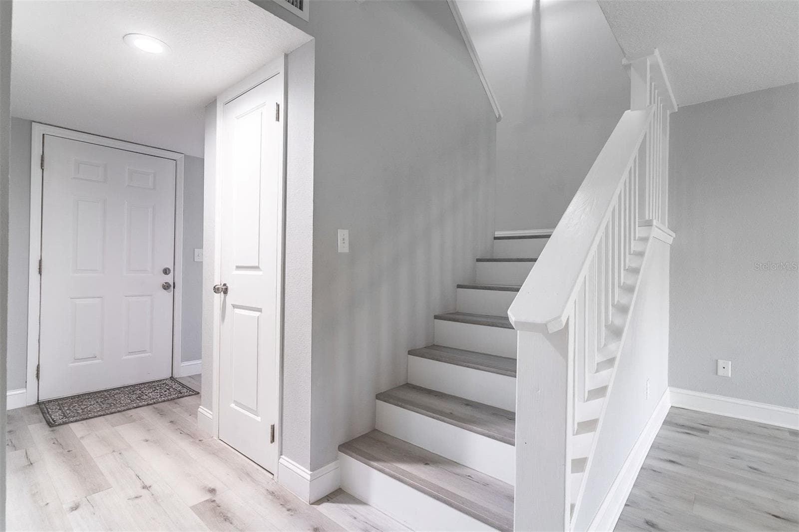 Storage and stairway to "heavenly" bedrooms - 139 OLIVE TREE CIR, ALTAMONTE SPRINGS