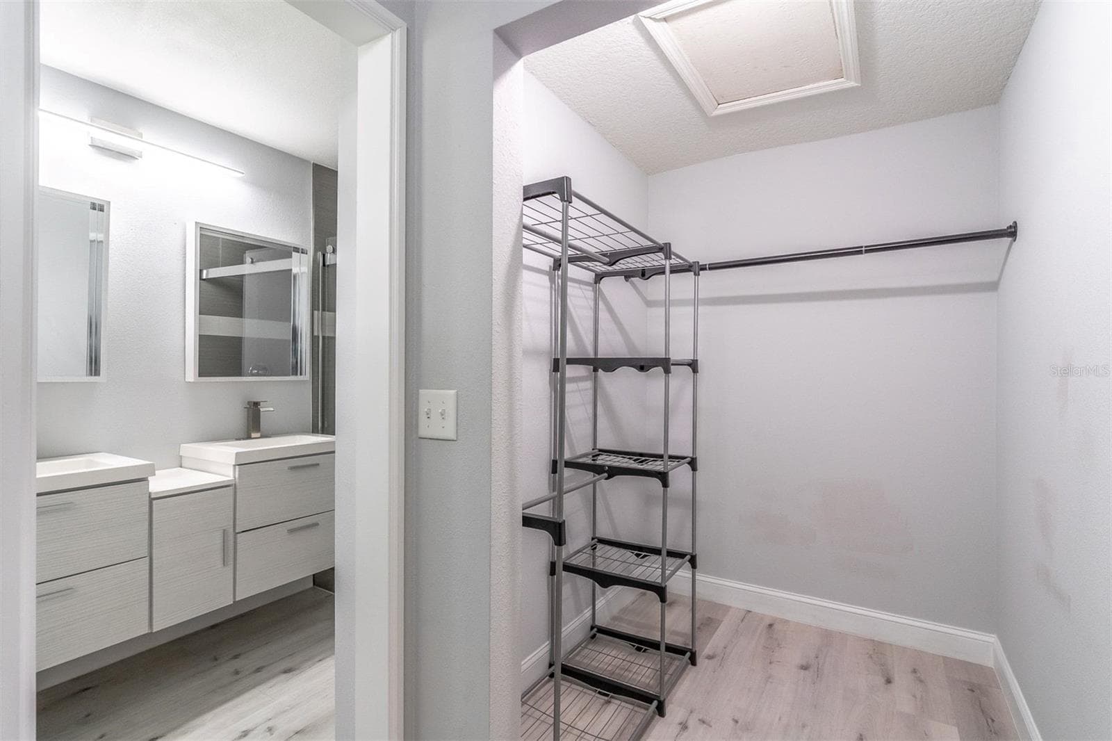 ROOM FOR YOUR ENTIRE LOOK. Design your perfect walk-in closet (5.1 x 6.3) - 139 OLIVE TREE CIR, ALTAMONTE SPRINGS