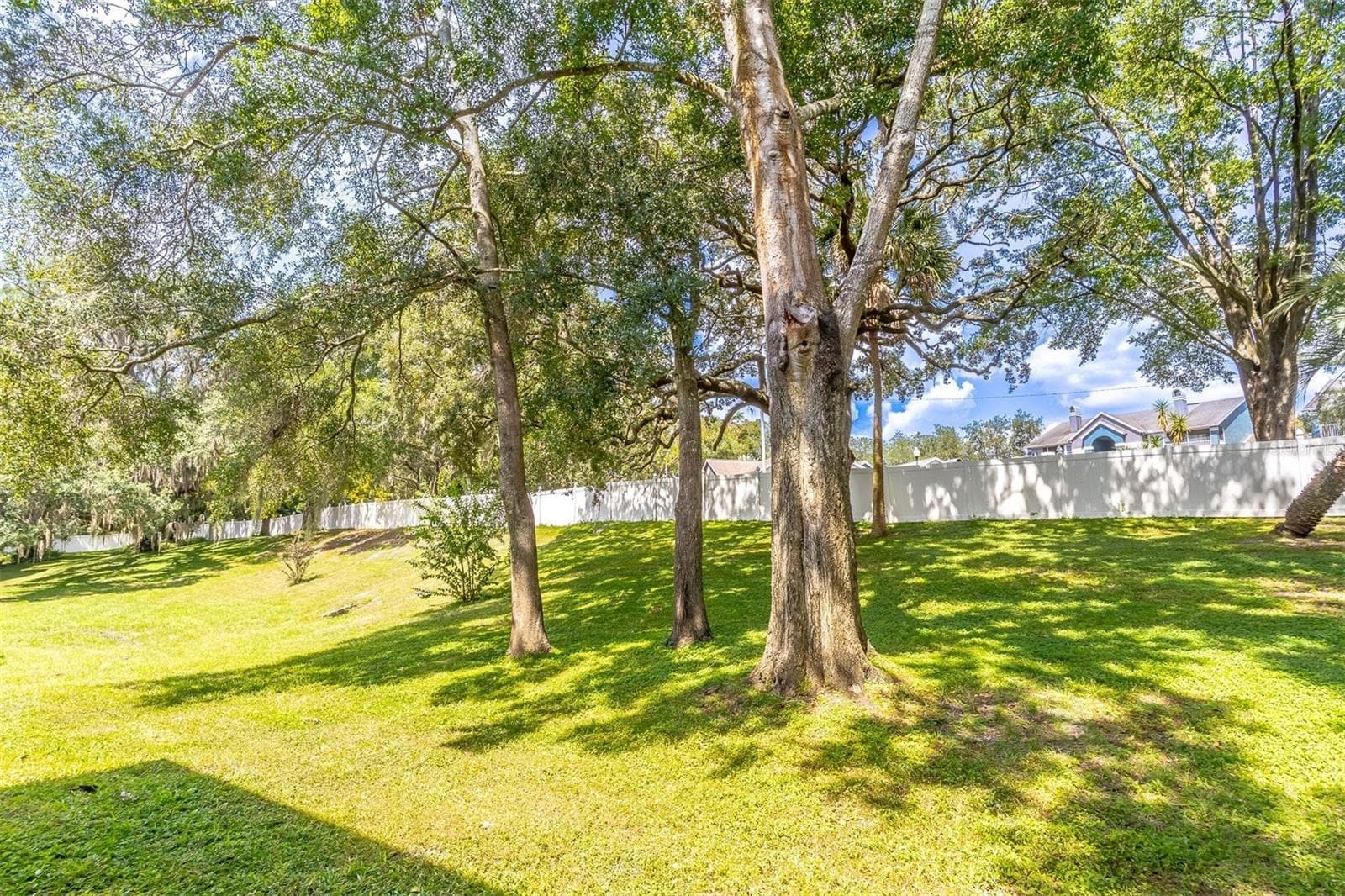 A LITTLE SHADE, A LOT OF SERENITY - 139 OLIVE TREE CIR, ALTAMONTE SPRINGS
