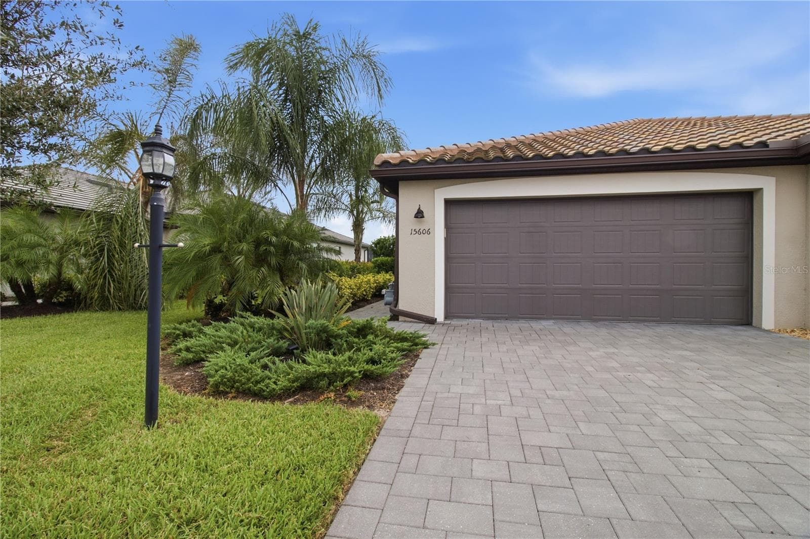 Single Family Residence at 15606 SUNNY DAY DR, BRADENTON, photo 10 of 73