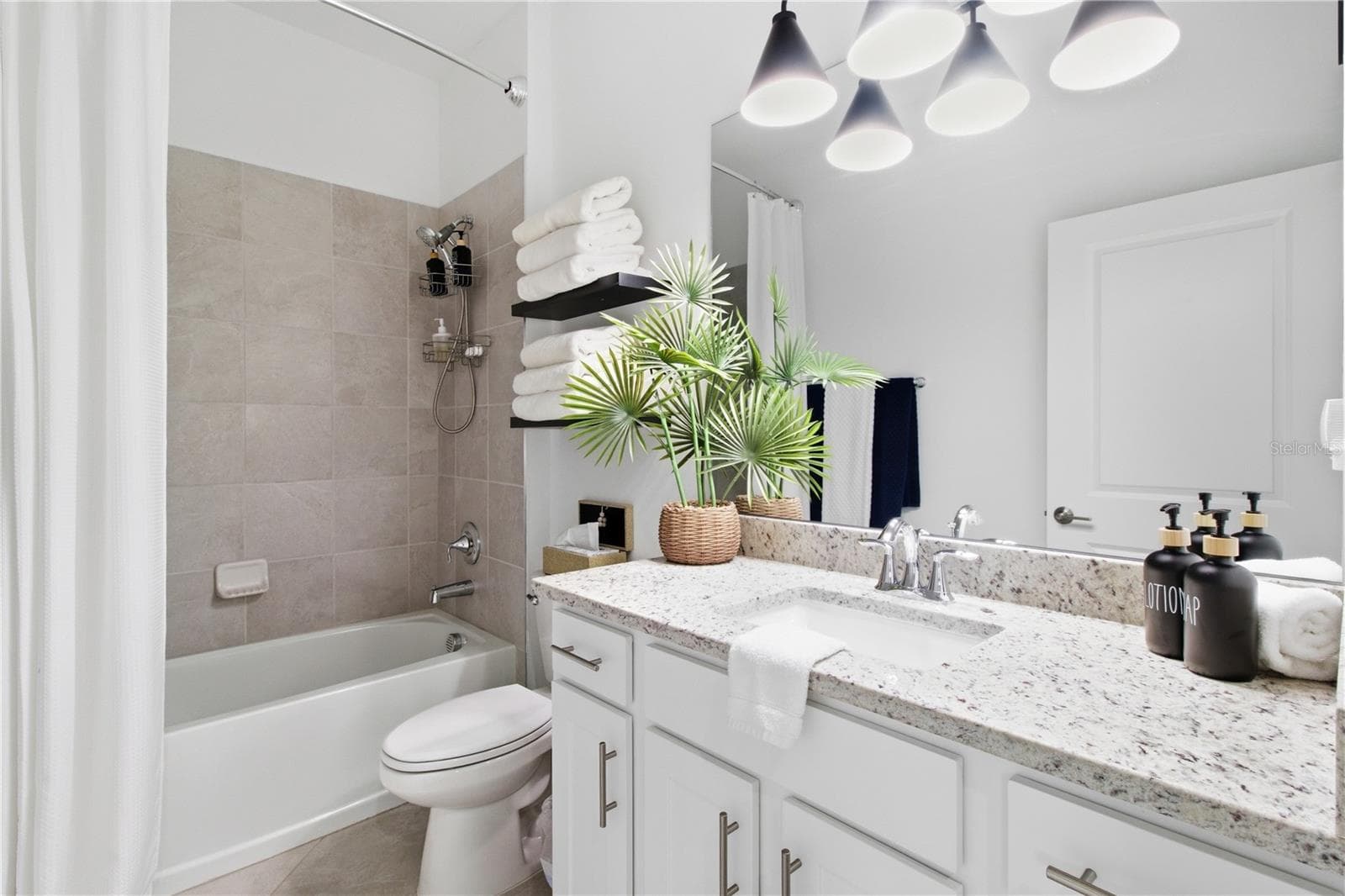 Single Family Residence at 15606 SUNNY DAY DR, BRADENTON, photo 16 of 73