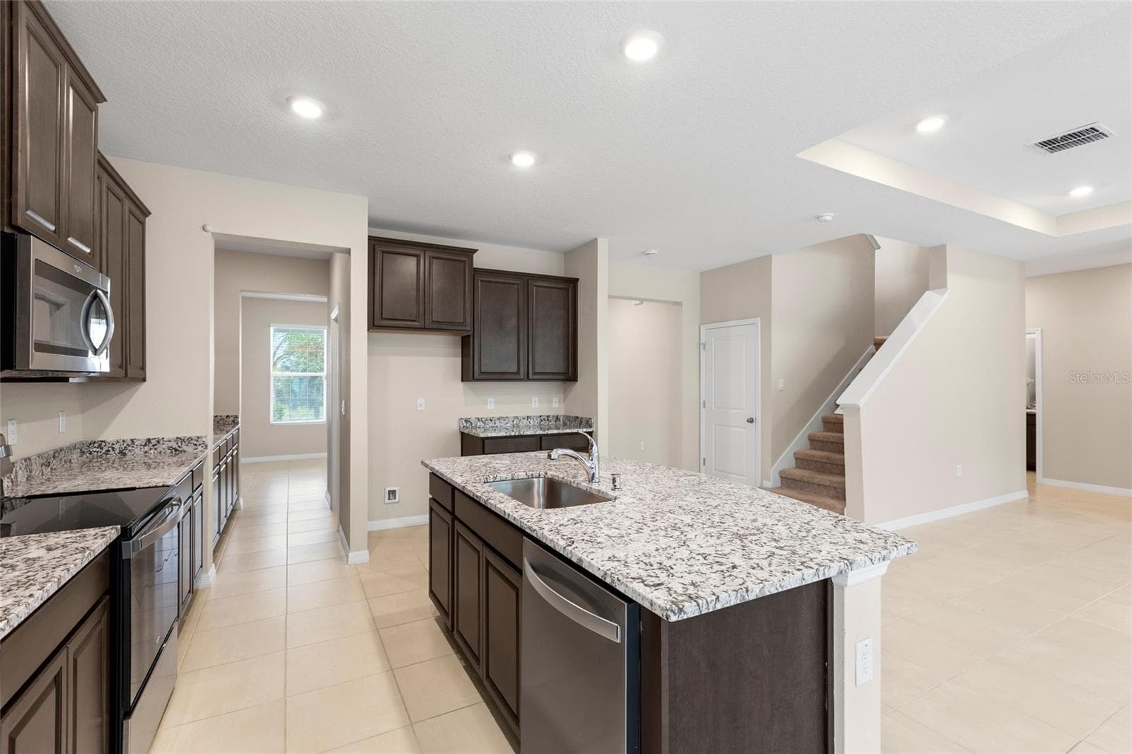 Single Family Residence at 13071 BROOKSIDE MOSS DR, RIVERVIEW, photo 10 of 87