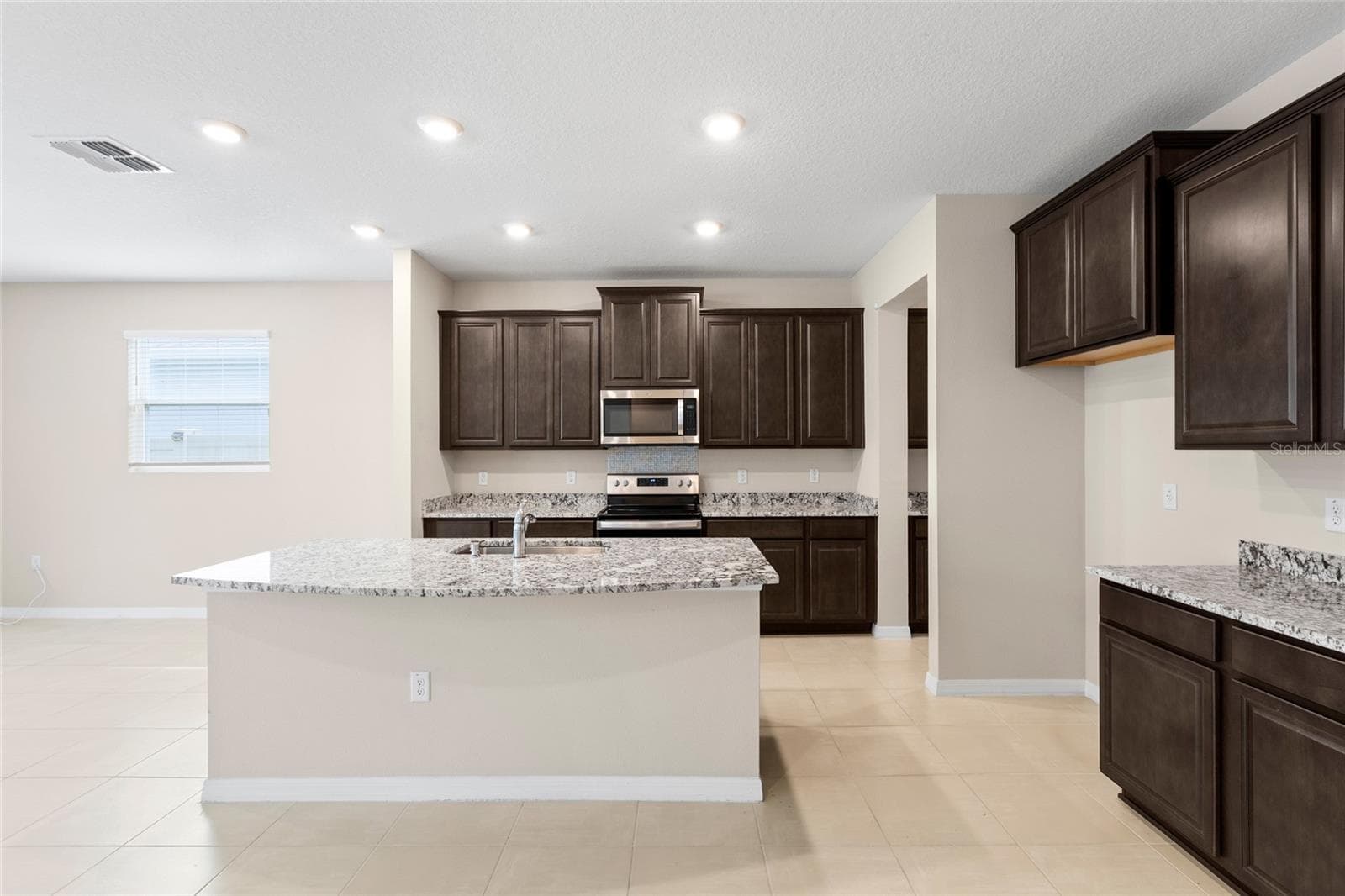 Single Family Residence at 13071 BROOKSIDE MOSS DR, RIVERVIEW, photo 11 of 87