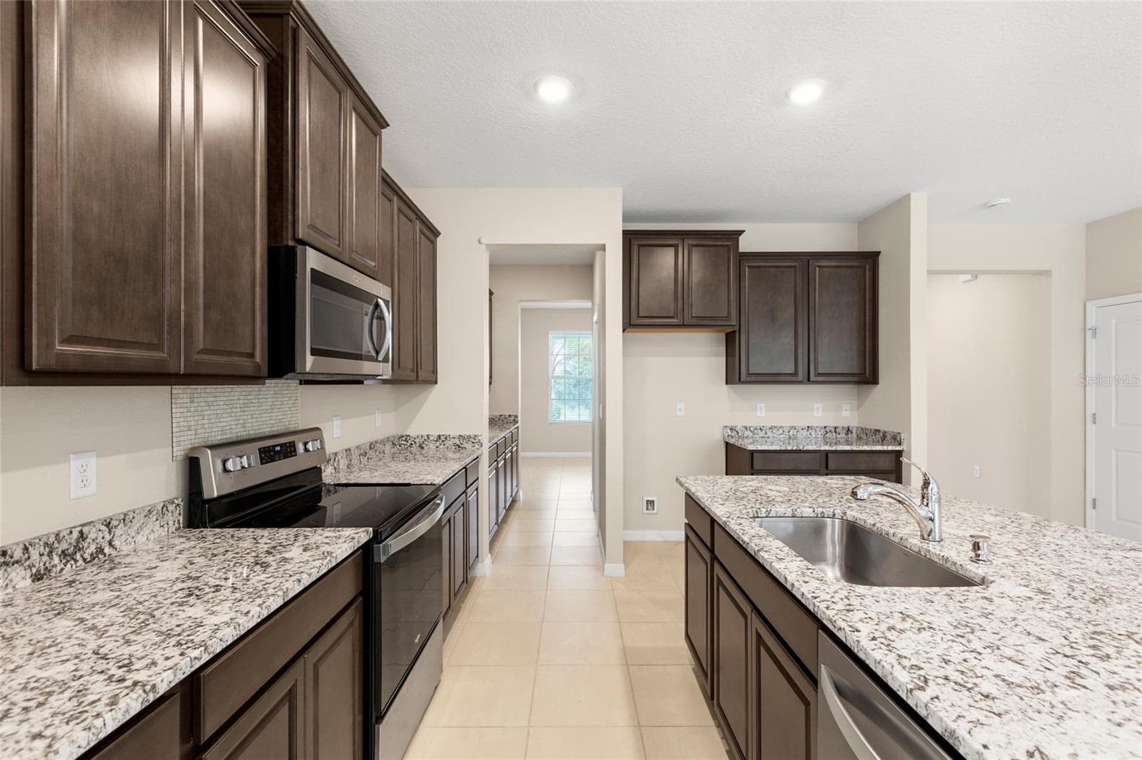 Single Family Residence at 13071 BROOKSIDE MOSS DR, RIVERVIEW, photo 12 of 87