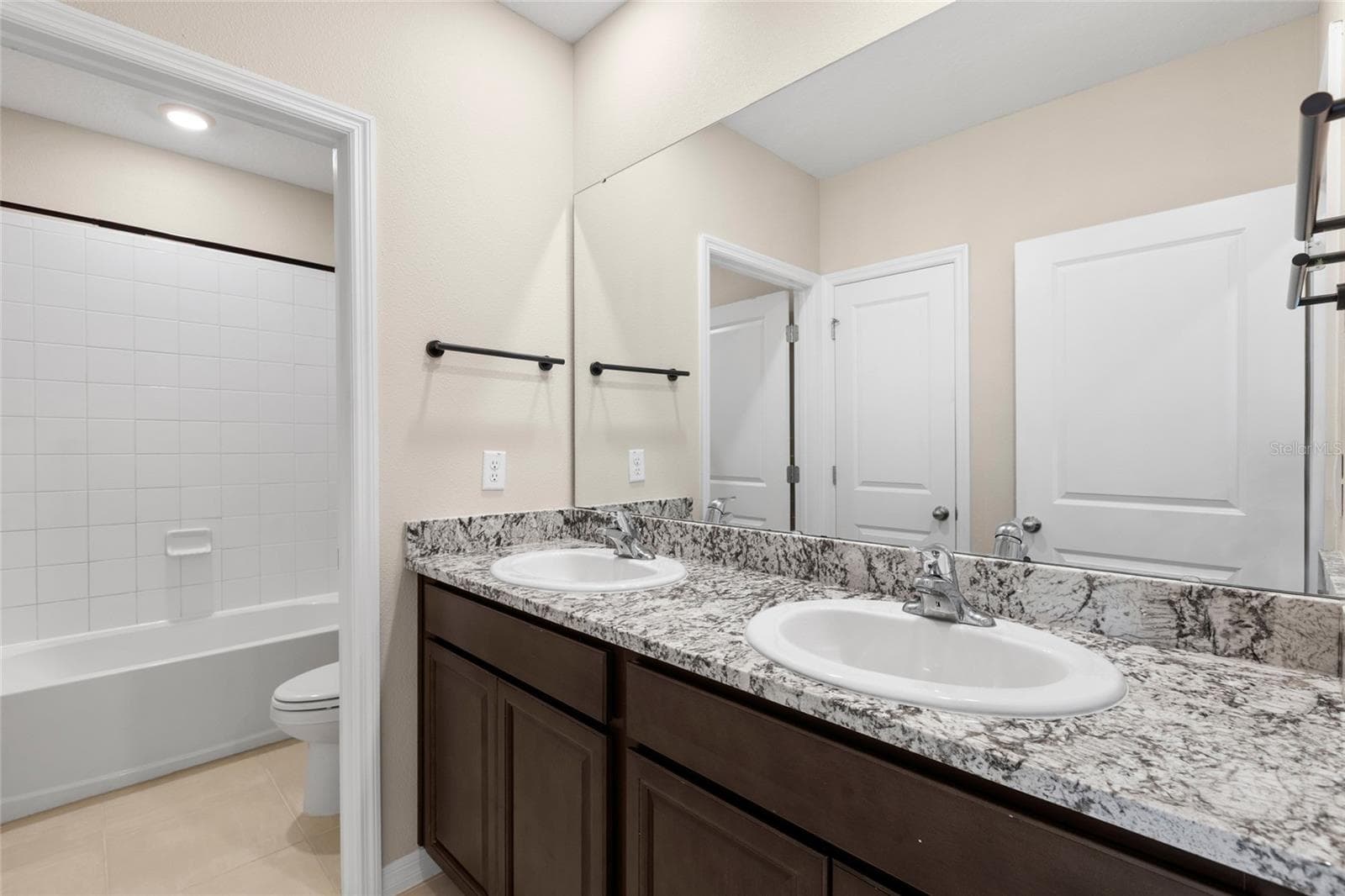Single Family Residence at 13071 BROOKSIDE MOSS DR, RIVERVIEW, photo 50 of 87