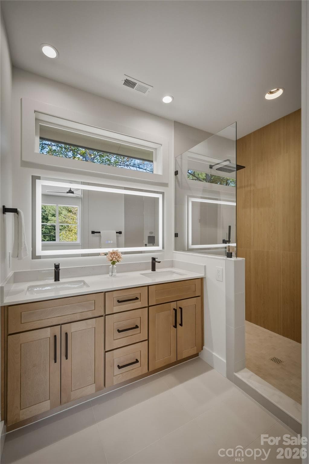 Here is Suite #4's private ensuite bathroom. - 2303 Paddock Circle, Morganton