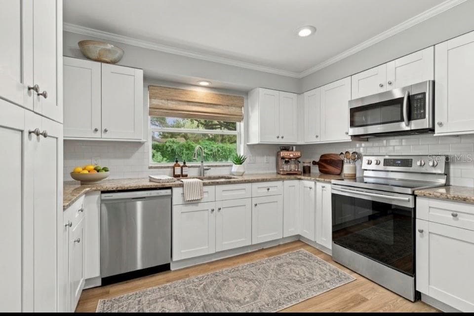 Eat-In Kitchen / AI Staged - 11626 CARROLLWOOD DR, TAMPA