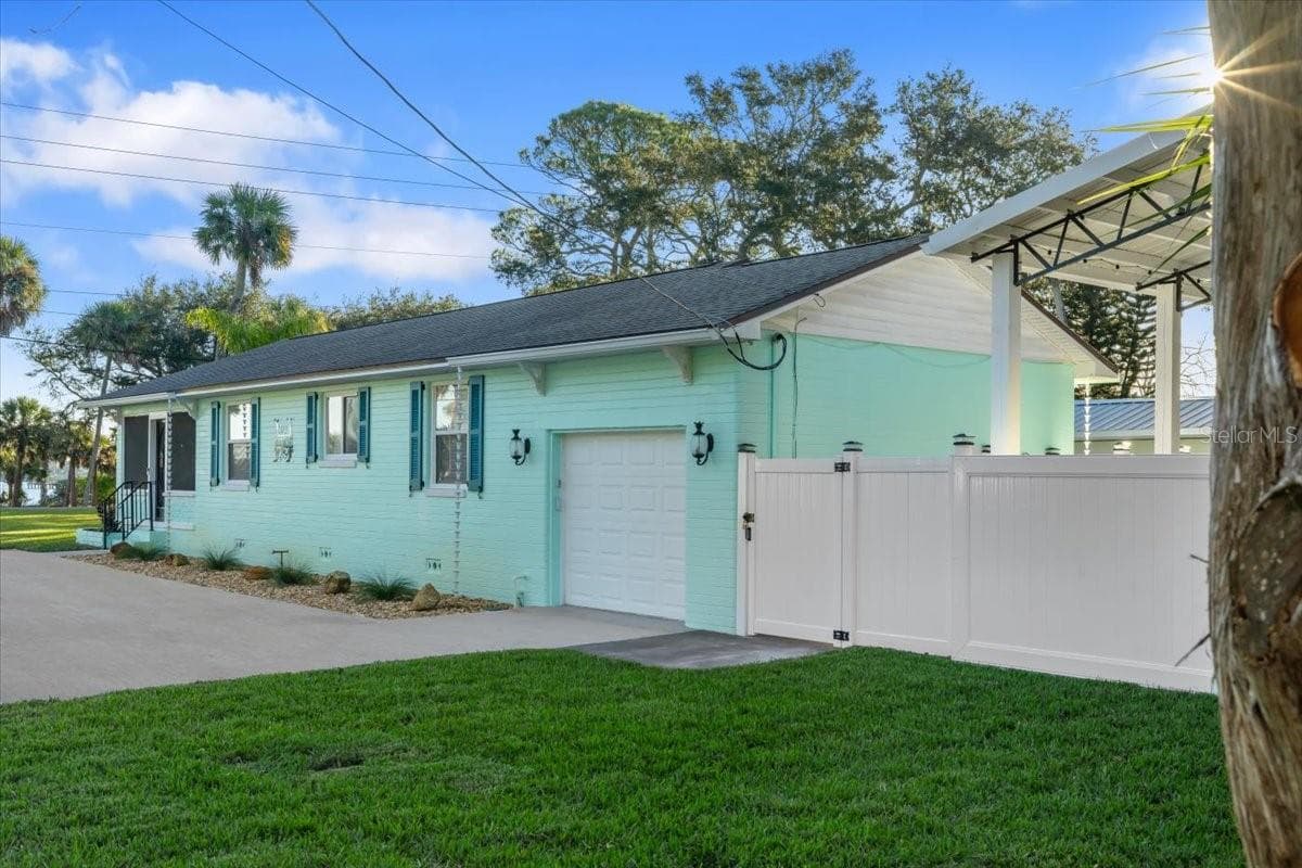 Single Family Residence at 1146 RIVERSIDE DR, DAYTONA BEACH, photo 6 of 65