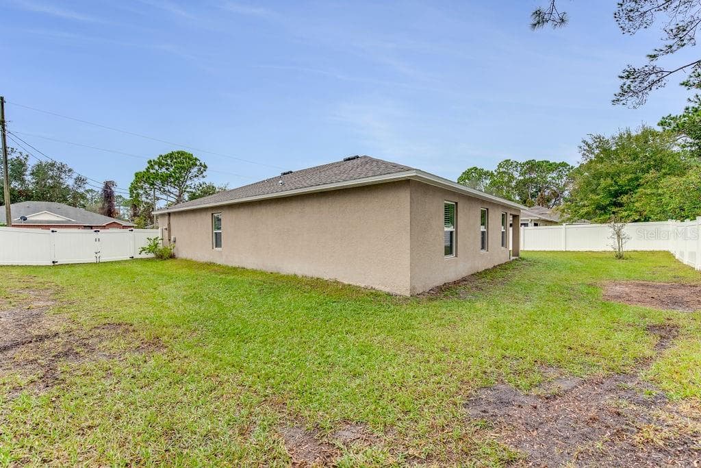 Single Family Residence at 8 PLUMTREE PL, PALM COAST, photo 22 of 37