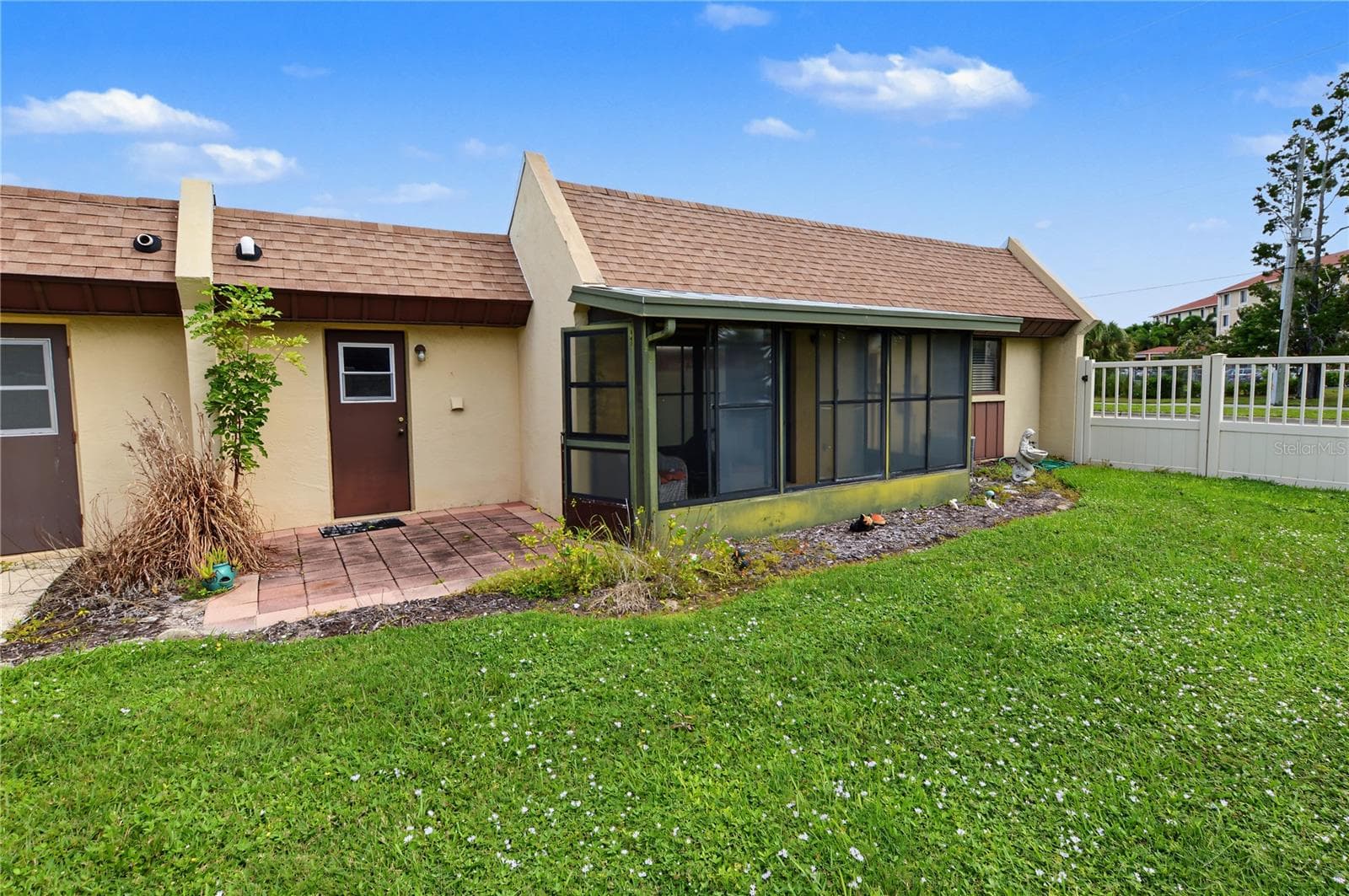 Back yard - 457 ALBEE FARM RD #V13, VENICE
