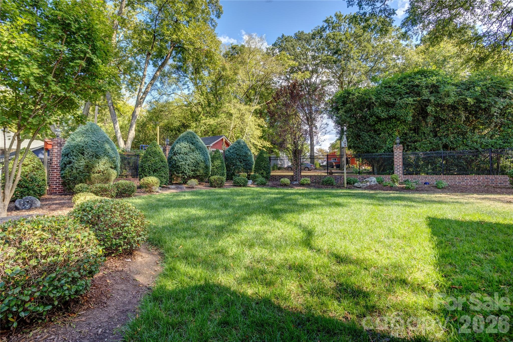 Large spacious backyard - 30 Georgia Street NW, Concord